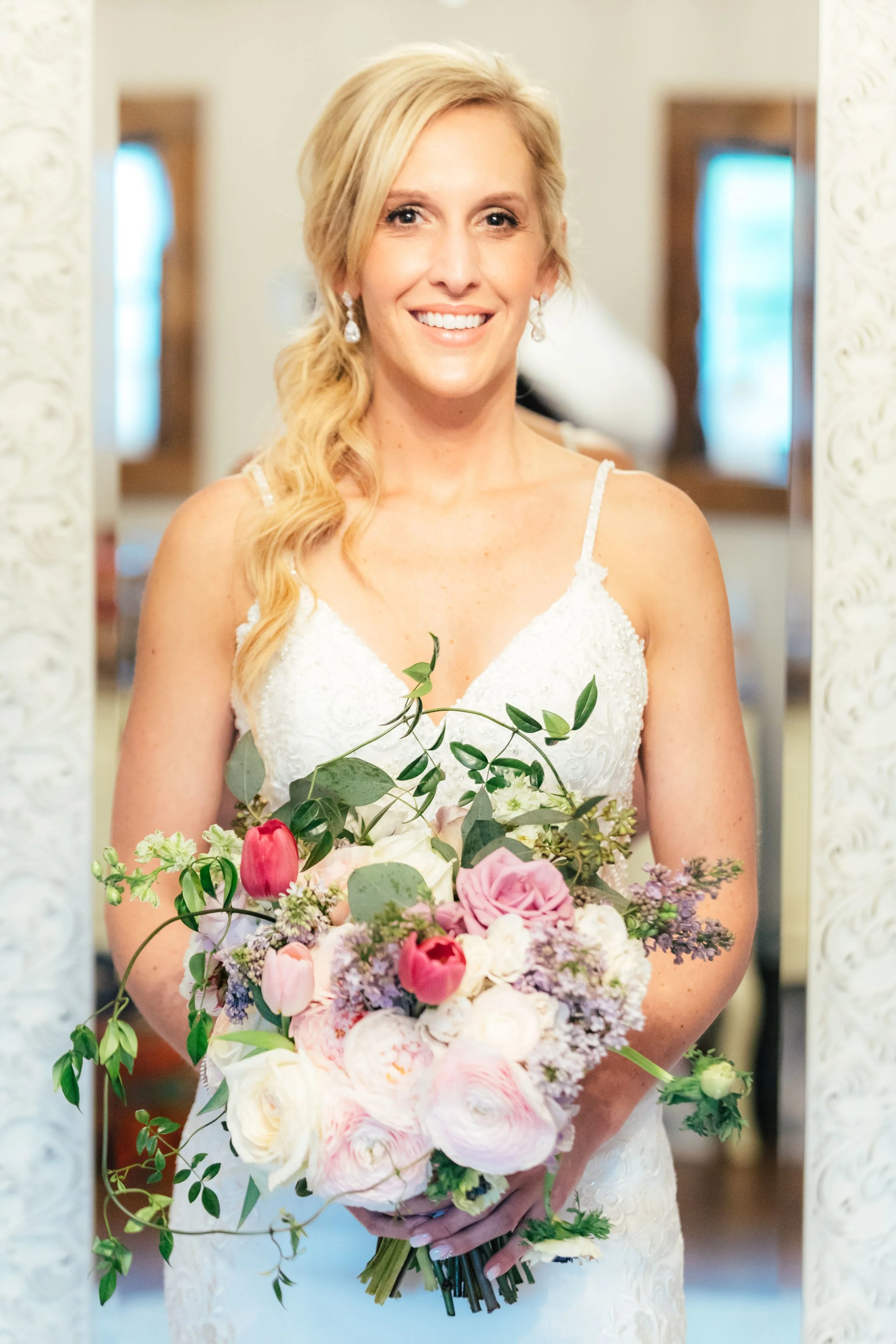 Our beautiful bride, Amanda, her wedding look was so effortless and lovely!