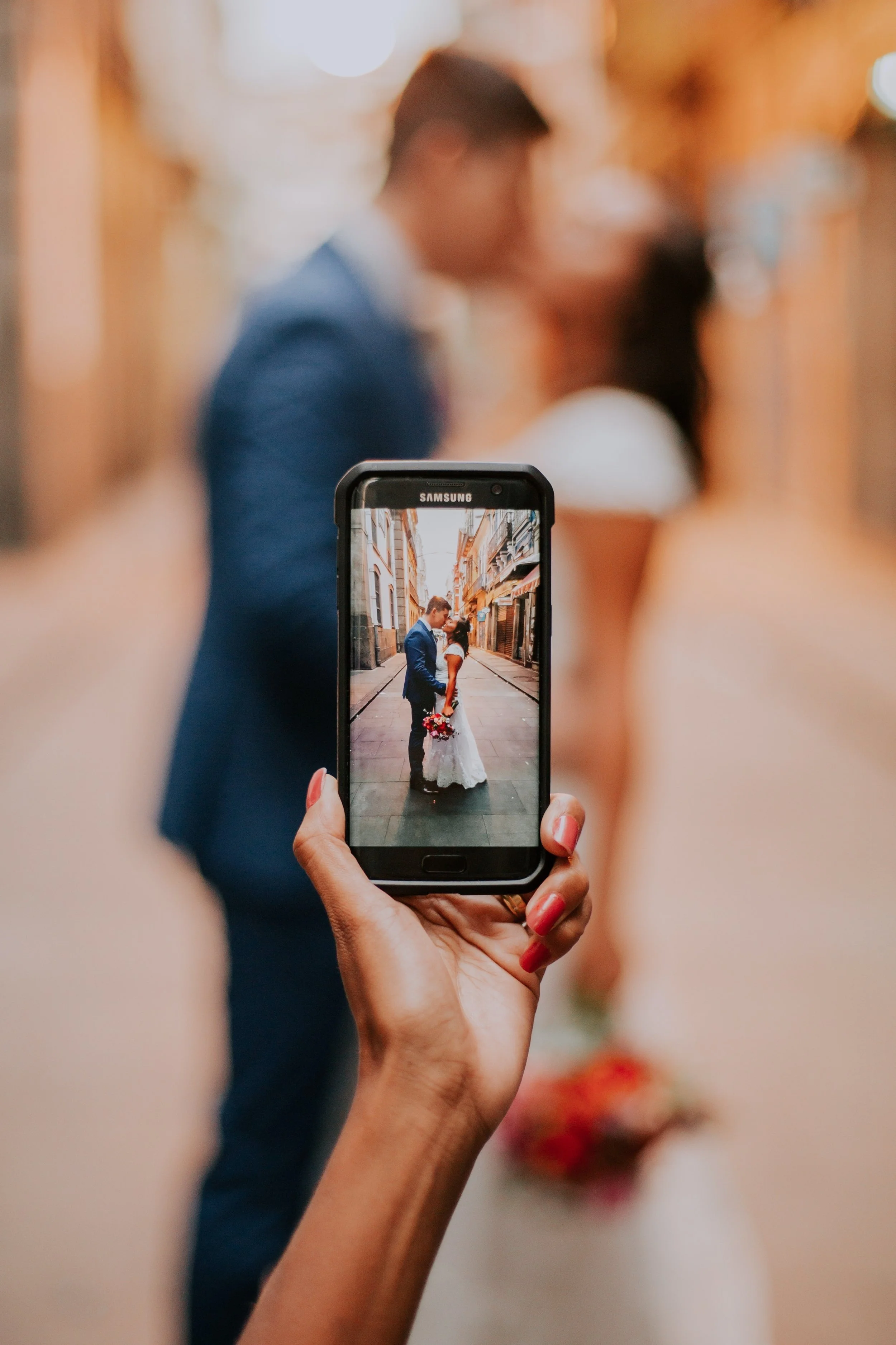 The Rising Trend of No-Phone Weddings