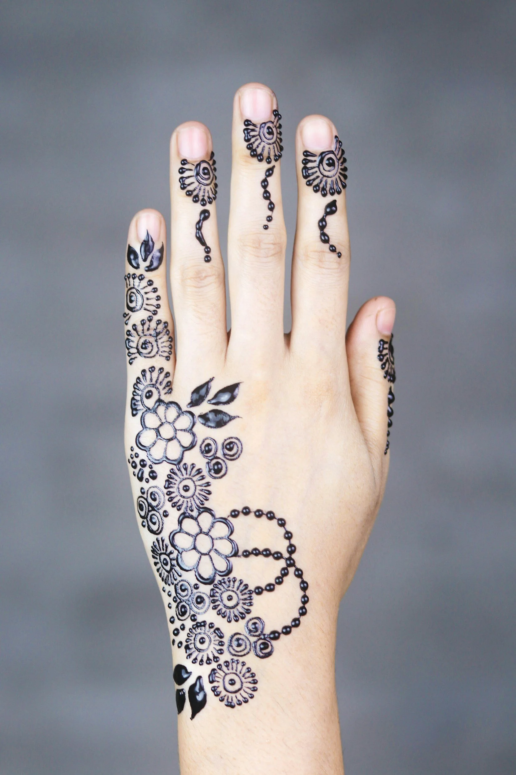 The Enchanting Tradition of Henna in Weddings