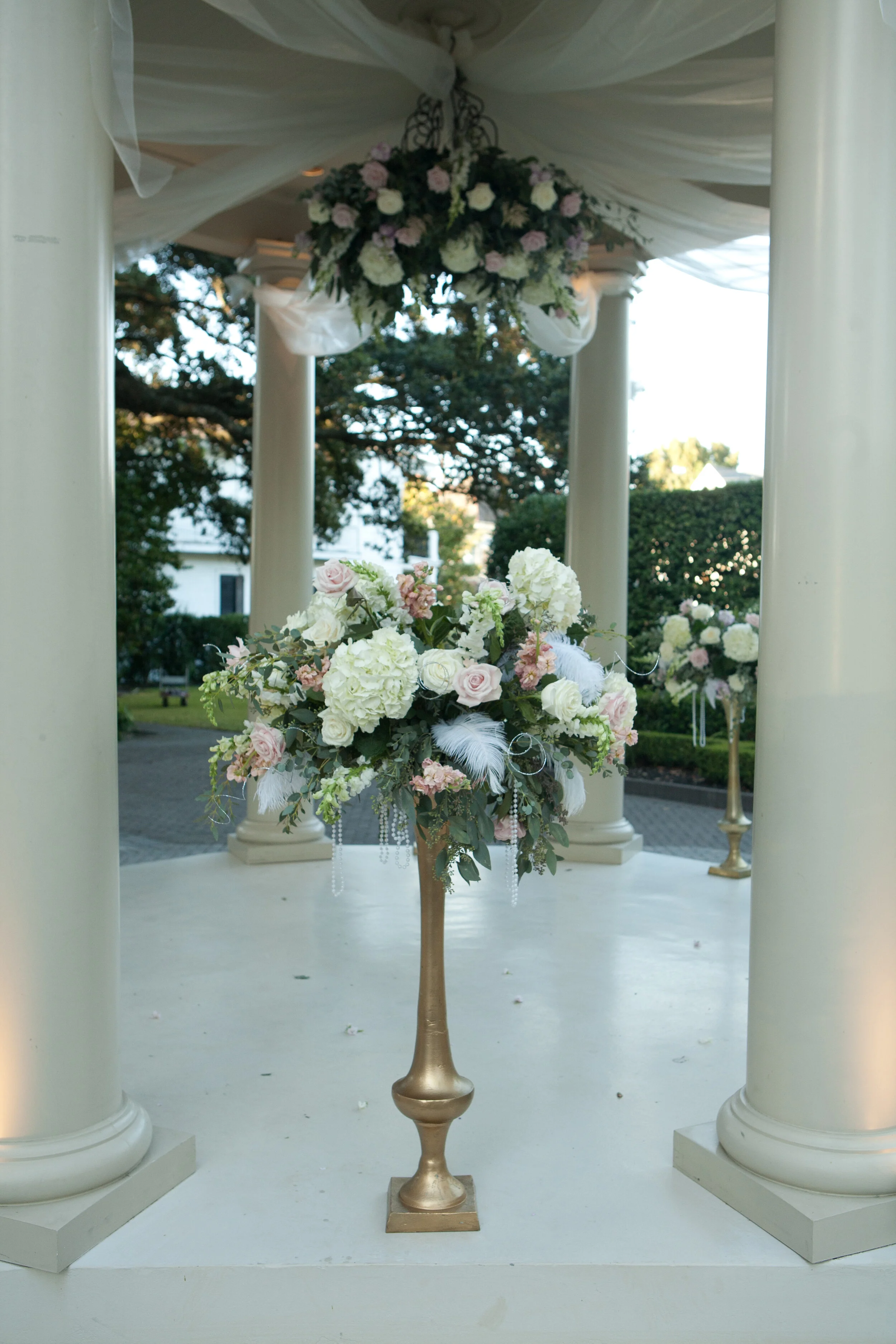 Why We Love The Elms Kala And Christopher S Fab Wedding Fat Cat Flowers