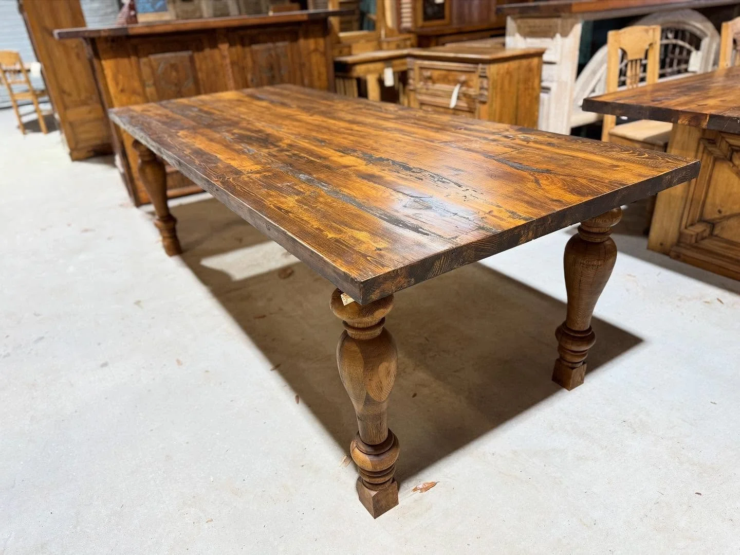 8&rsquo; custom farm table ready to go. 8&rsquo; seats 8-10 people depending on chairs/benches ratio. We can accommodate custom builds 5&rsquo;-12&rsquo; long. Take 3-4 weeks to complete. Details on this one below.

Custom design farm table made usin