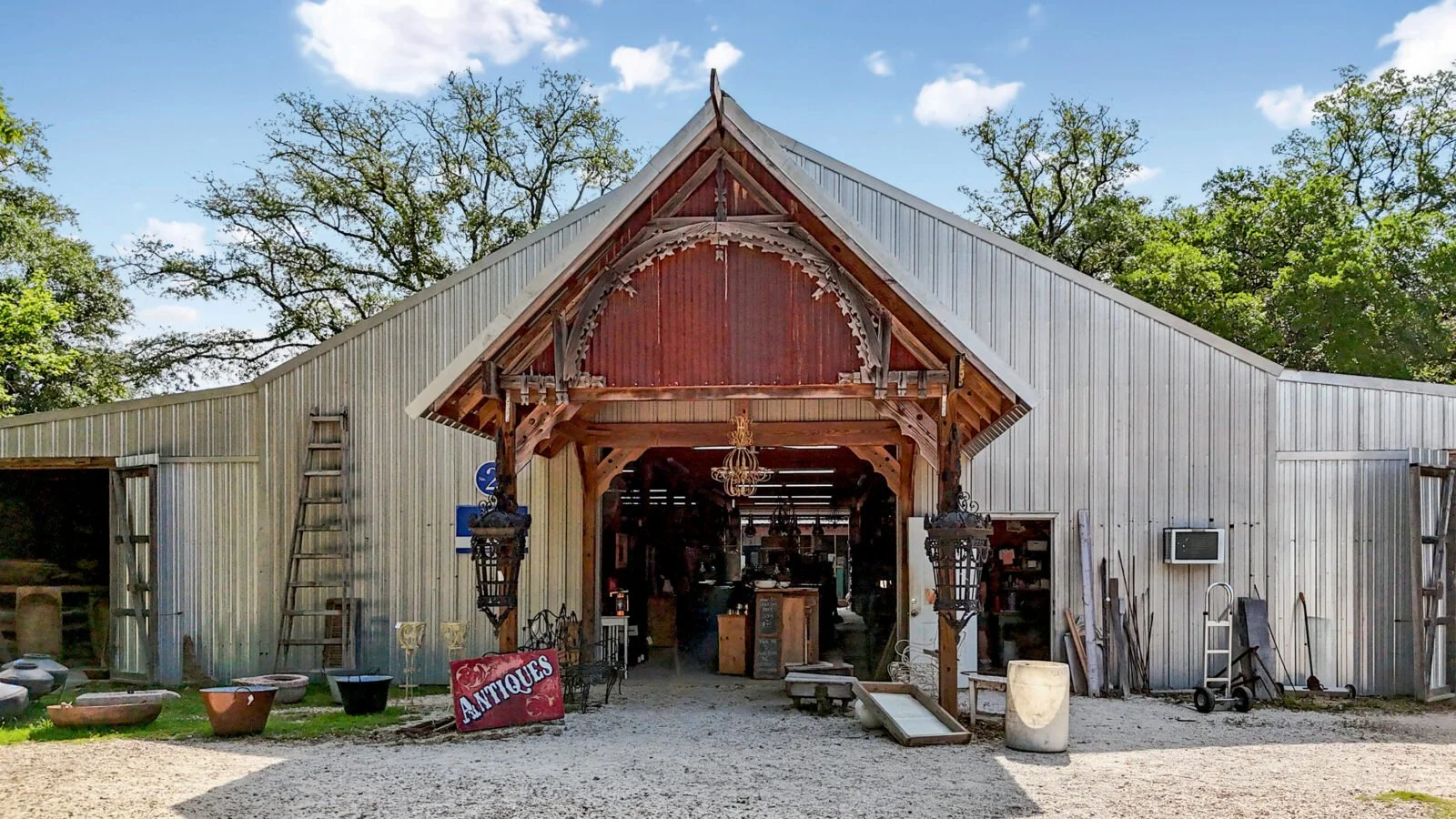 Five of Our Favorite Southern Antiquing Towns Storied: Southern destinations, districts, and markets for treasure hunters of every stripe