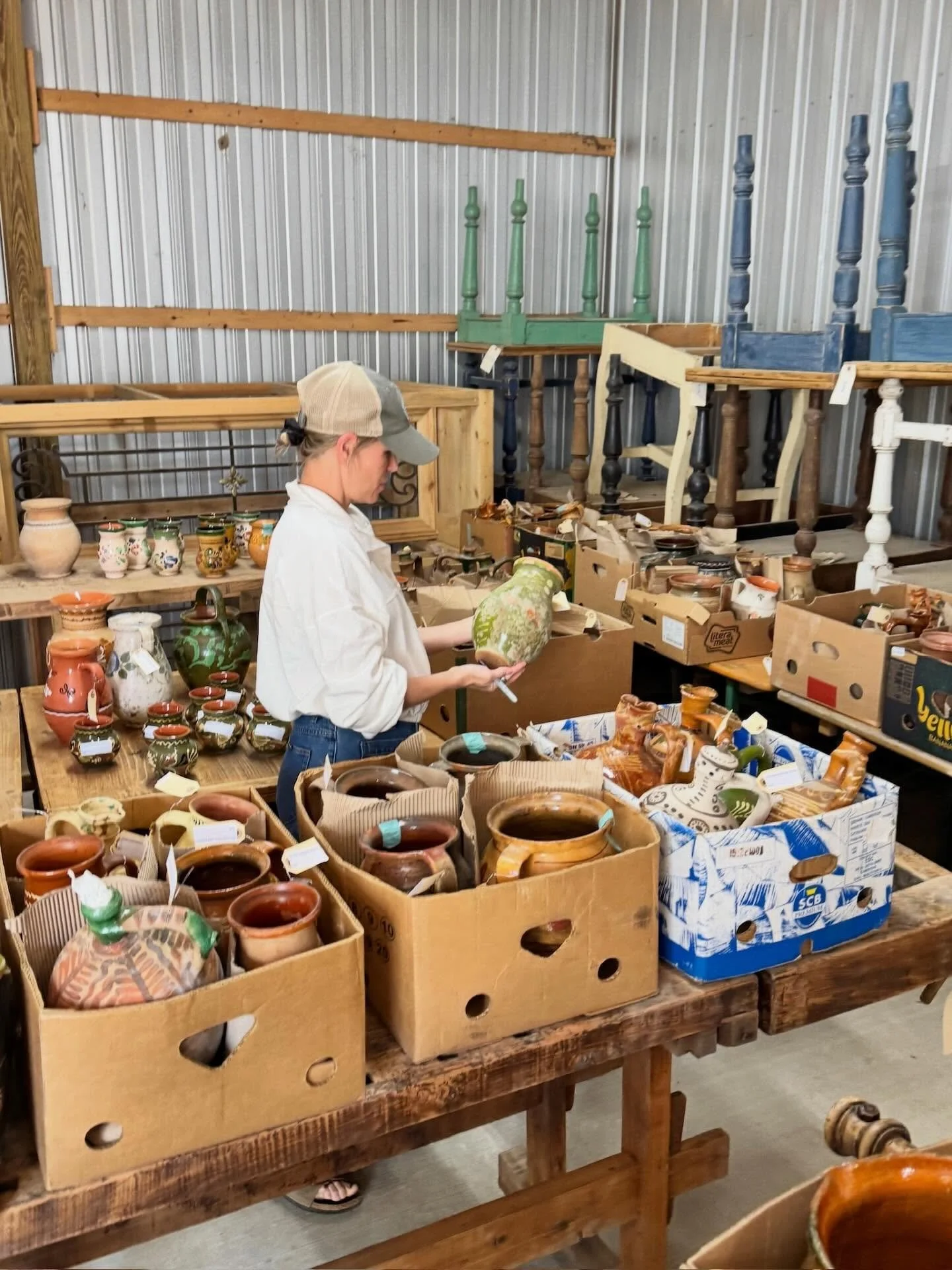 We had a large amount of antique Transylvanian pottery arrived on the European container this week. 

Shop in-store only. All different sizes, styles and colors. Doors open today at 9:30am. 

Largest selection of wholesale inventory in the South. 
📍