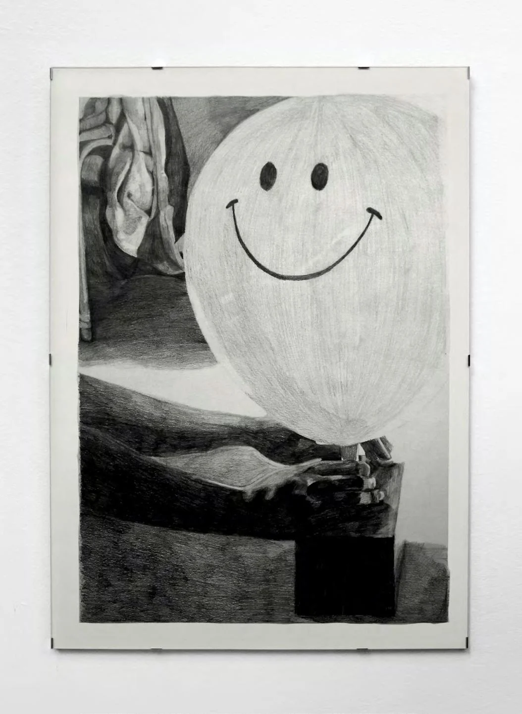 Louise Guerraud, A mob rises from the mud , 2018, série de 8 déssins (50 x 70 cm), graphite