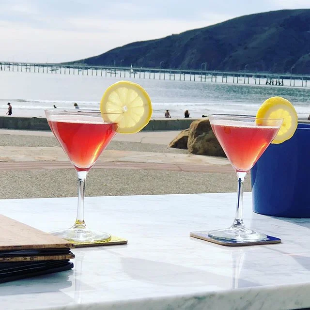 🍺🥂🍷Happy Hour at #bluemoonoveravila Monday thru Thursday - 2 to 5 pm. Enjoy $2 off wine, beer, and cocktails and $3 off appetizers. Views of #avilabeach are free. 😍 Also tonight, July 31, live Jazz 🎺🎼with James Gentry as he performs his classic French, American, and Gypsy Jazz.