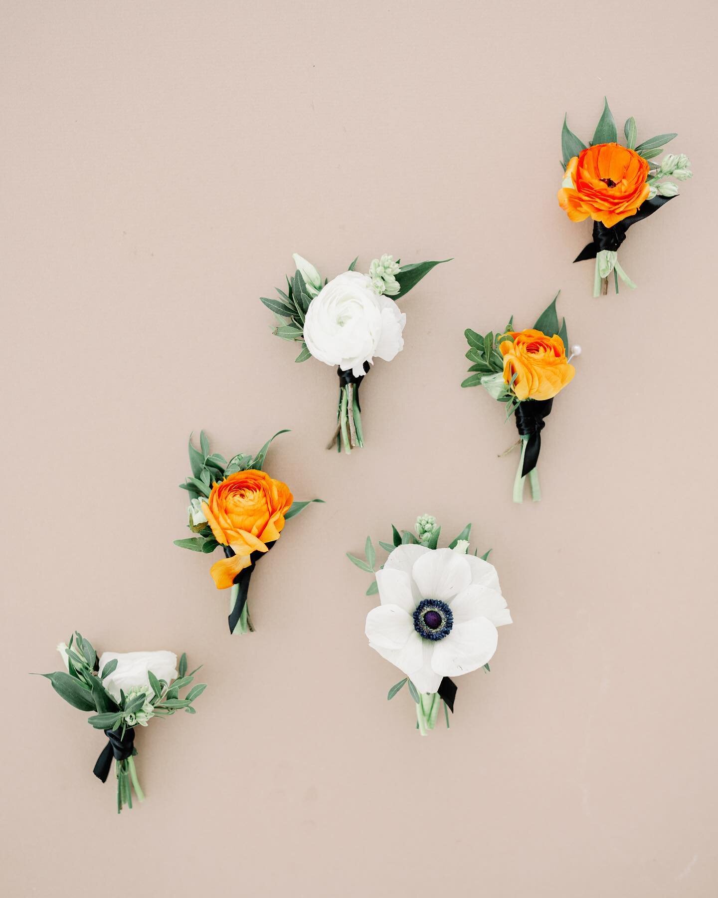 Ranunculus and anemone boutonni&egrave;res are some of our faves! They shine all on their own ✨

Photo @karinadaniellephoto 
Floral @thelacebouquet 
Venue @fireflygardens 
Planner @funkytownaffairs