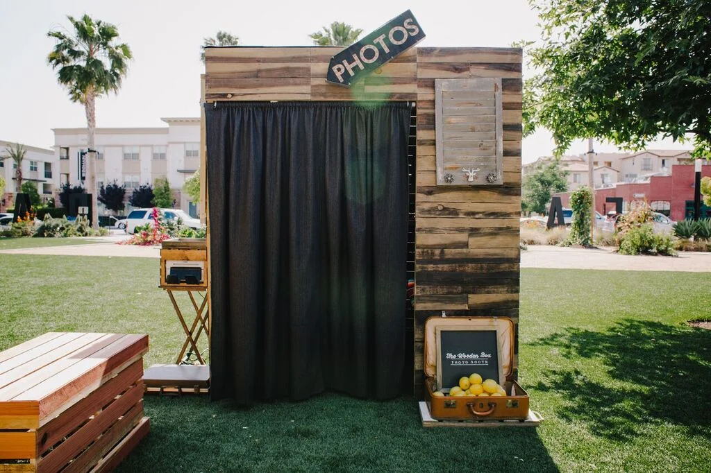 PHOTO BOOTH — Wooden Box Photo Booth