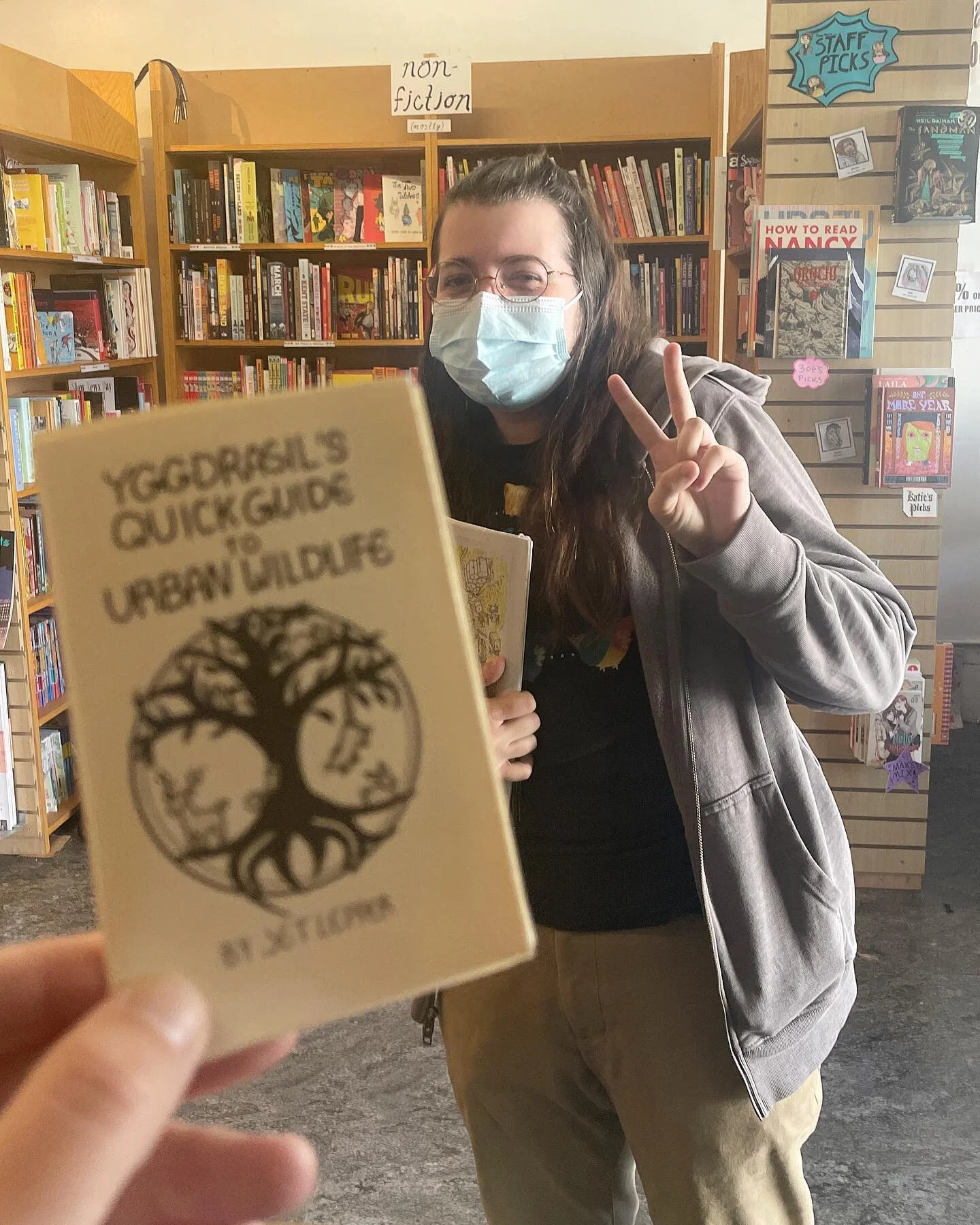 Cool new FREE zine alert 🚨 

from sfsu comics student @exxtracrunch ! 

These are up front by the reg, check em out!