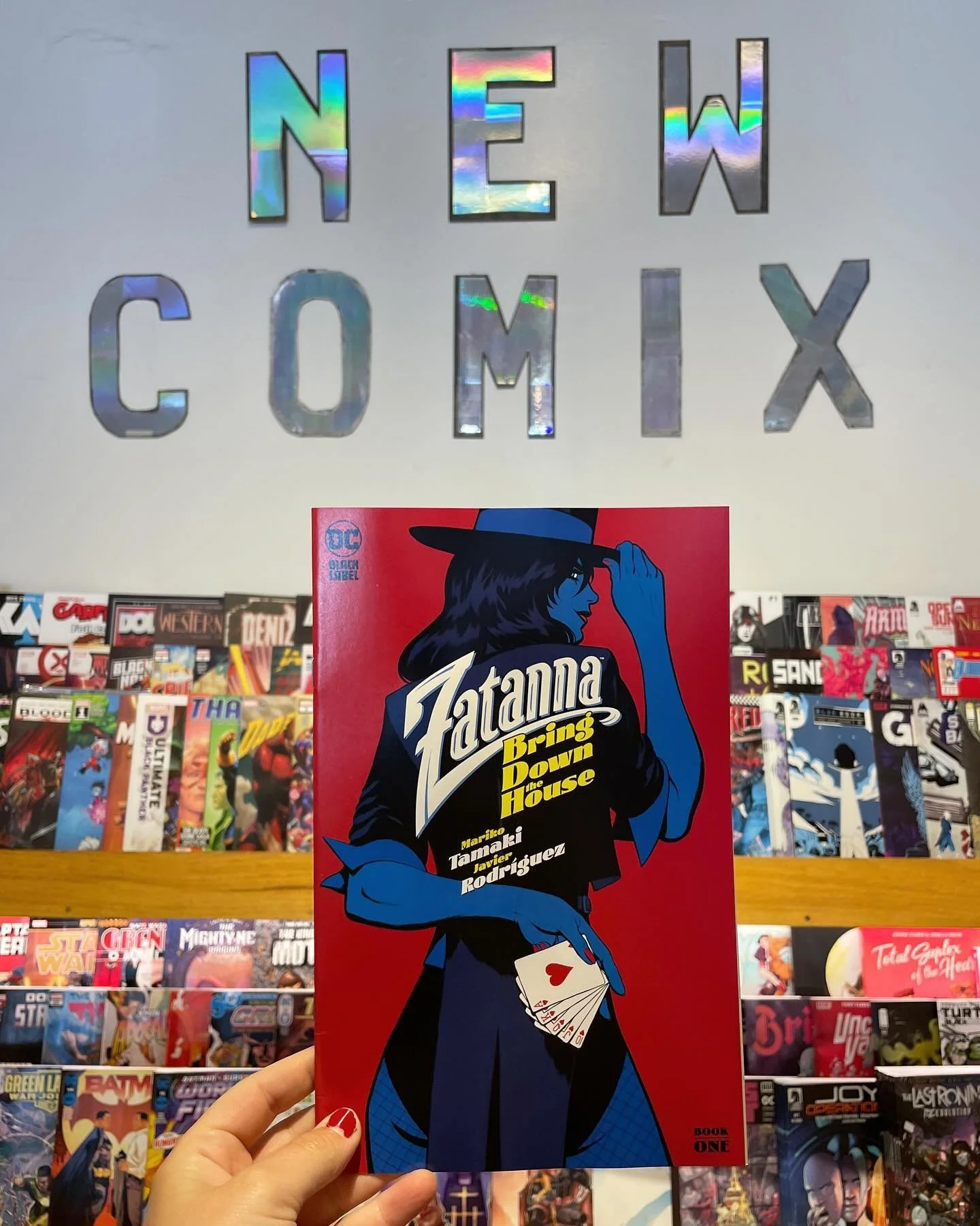 its new comic day! 🫴🫴