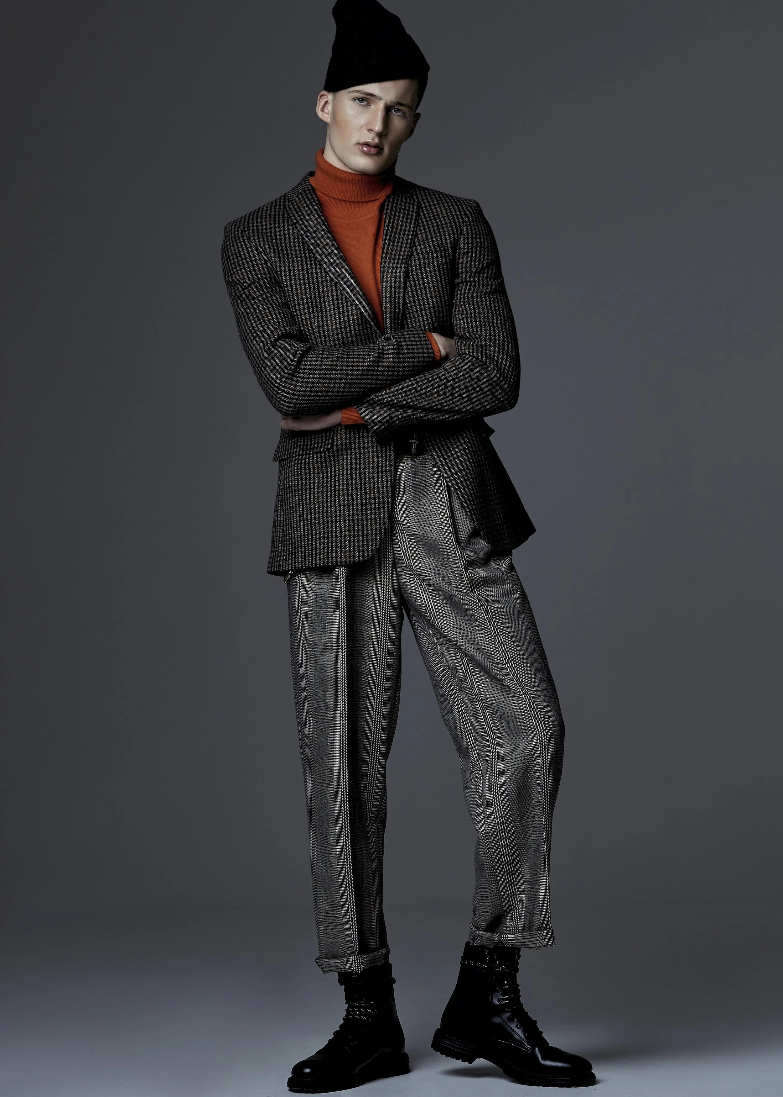 Folio_Model_2_Max_7039 copy.jpg