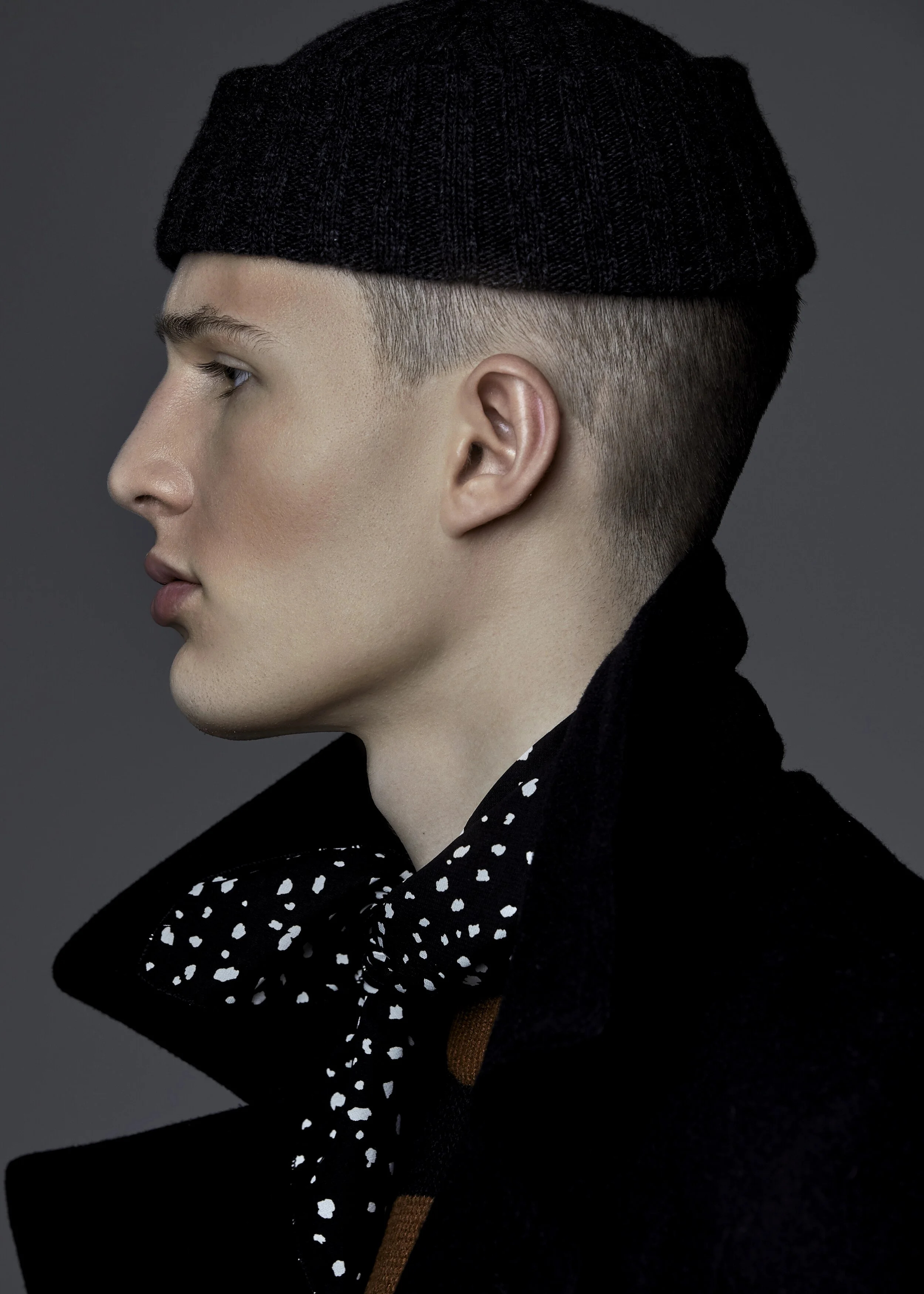 Folio_Model_2_Max_7138 copy.jpg