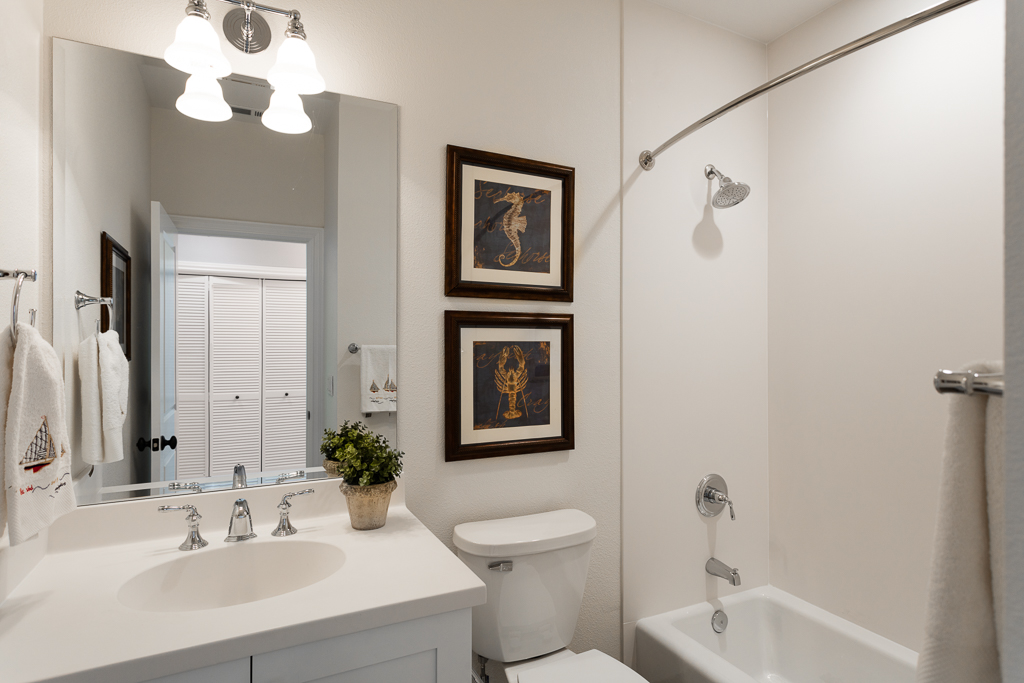 Branagh luxury townhome--bathroom--Walnut Creek, CA