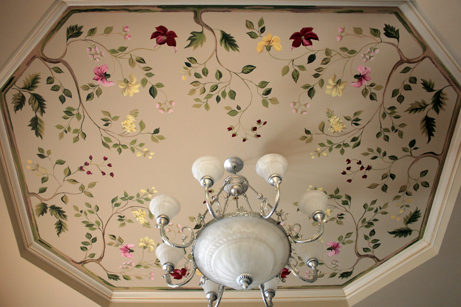 Molnar_floral-tray-ceiling.png