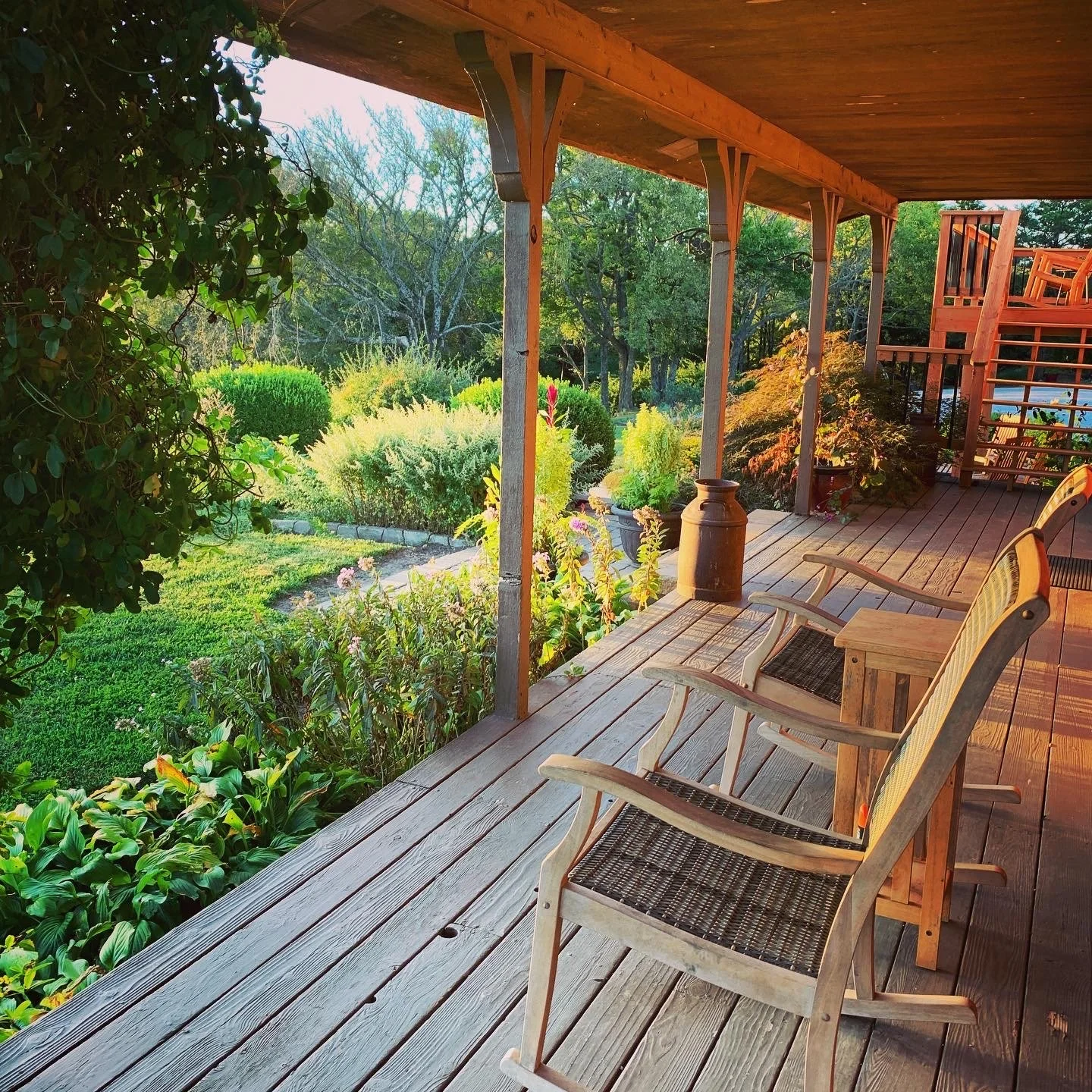 Cedar Crest Lodge: A Natural Escape