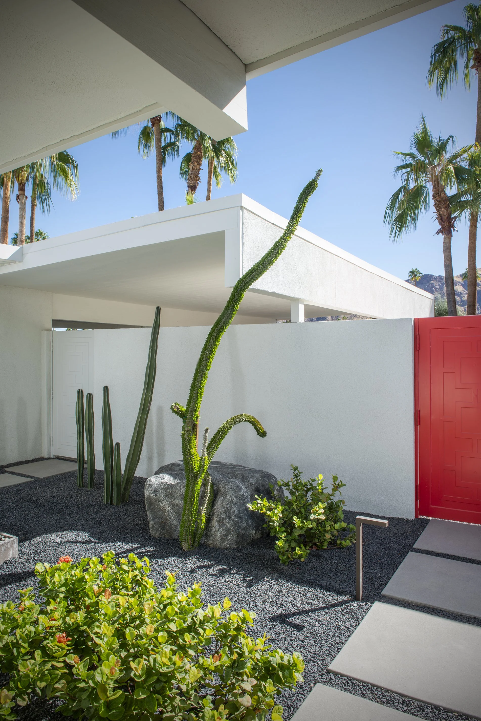 DCAP_Atomic Ranch_Elch residence_Exterior_1.jpg