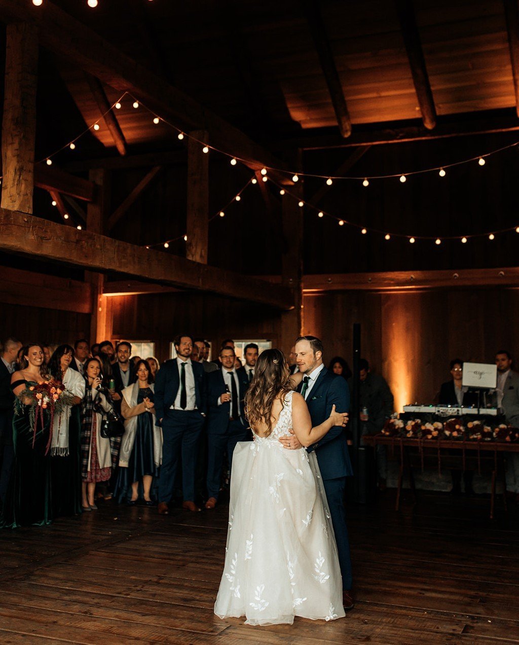 Here are some of our favorite ways to add cozy touches to make your winter wedding feel extra warm and inviting!

❄️ Hot Cocoa Bars: Warm up your guests with a hot cocoa bar, complete with marshmallows, whipped cream, and all the toppings!
❄️ Candlel