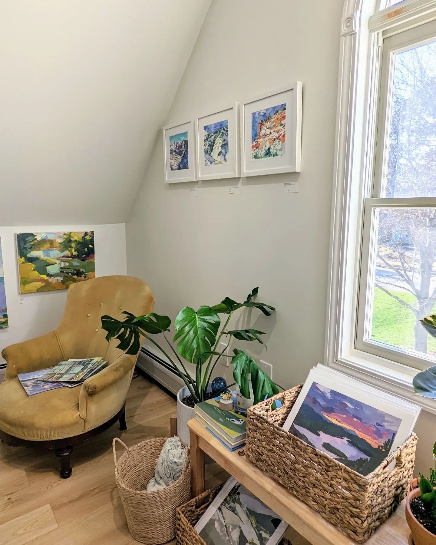 Pop by the studio today from 10-4 for art, snacks, and sips! 

Concord, NH
DM for address

@intownconcord 
#concordnh
#nh
#newhampshire
#artstudio
#openstudio
#openstudios
#nhpainter
#newengland
#newenglandart
#artist
#newenglandartist