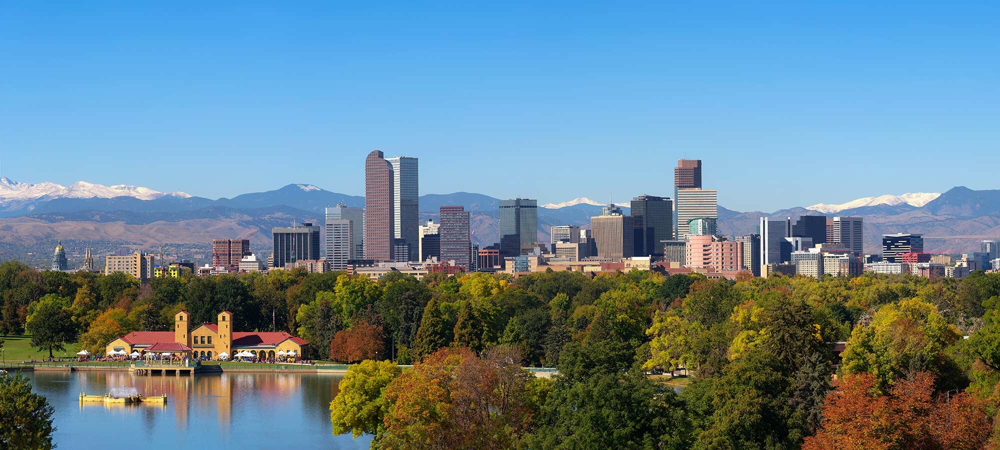 2000px-shutterstock_1229948803-denver-panorama.jpg