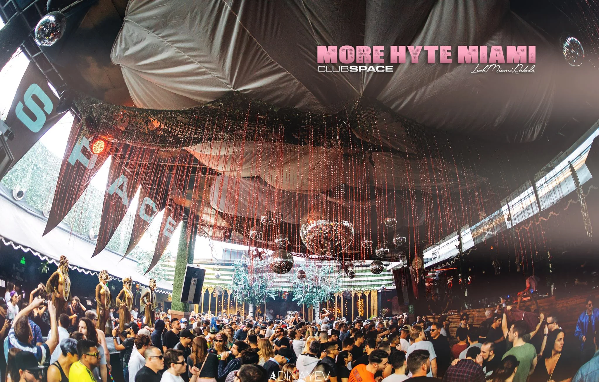 Photos — CLUB SPACE