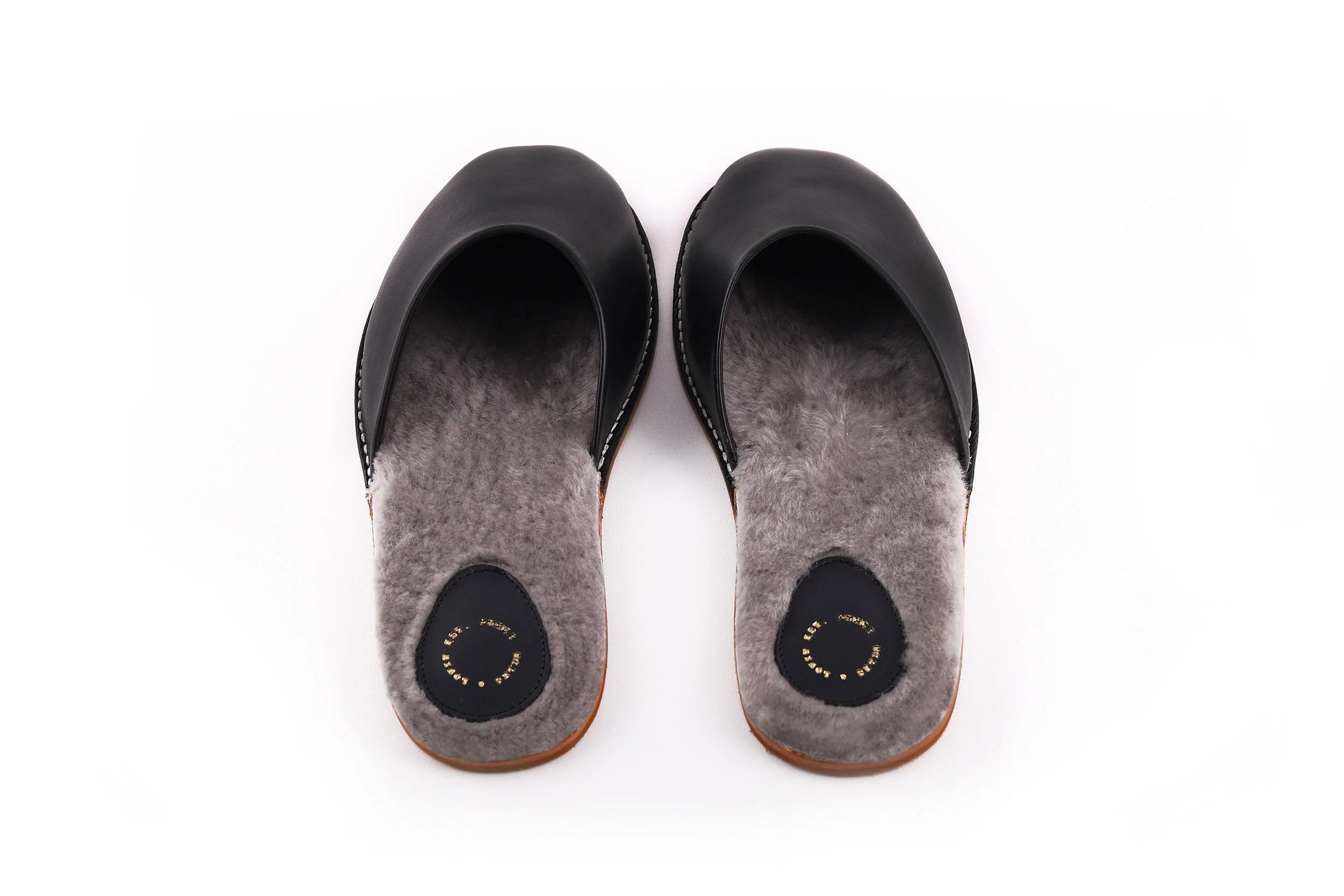 PANTUFLA SLIPPER NEGRO BLACK LEATHER BACK.jpg
