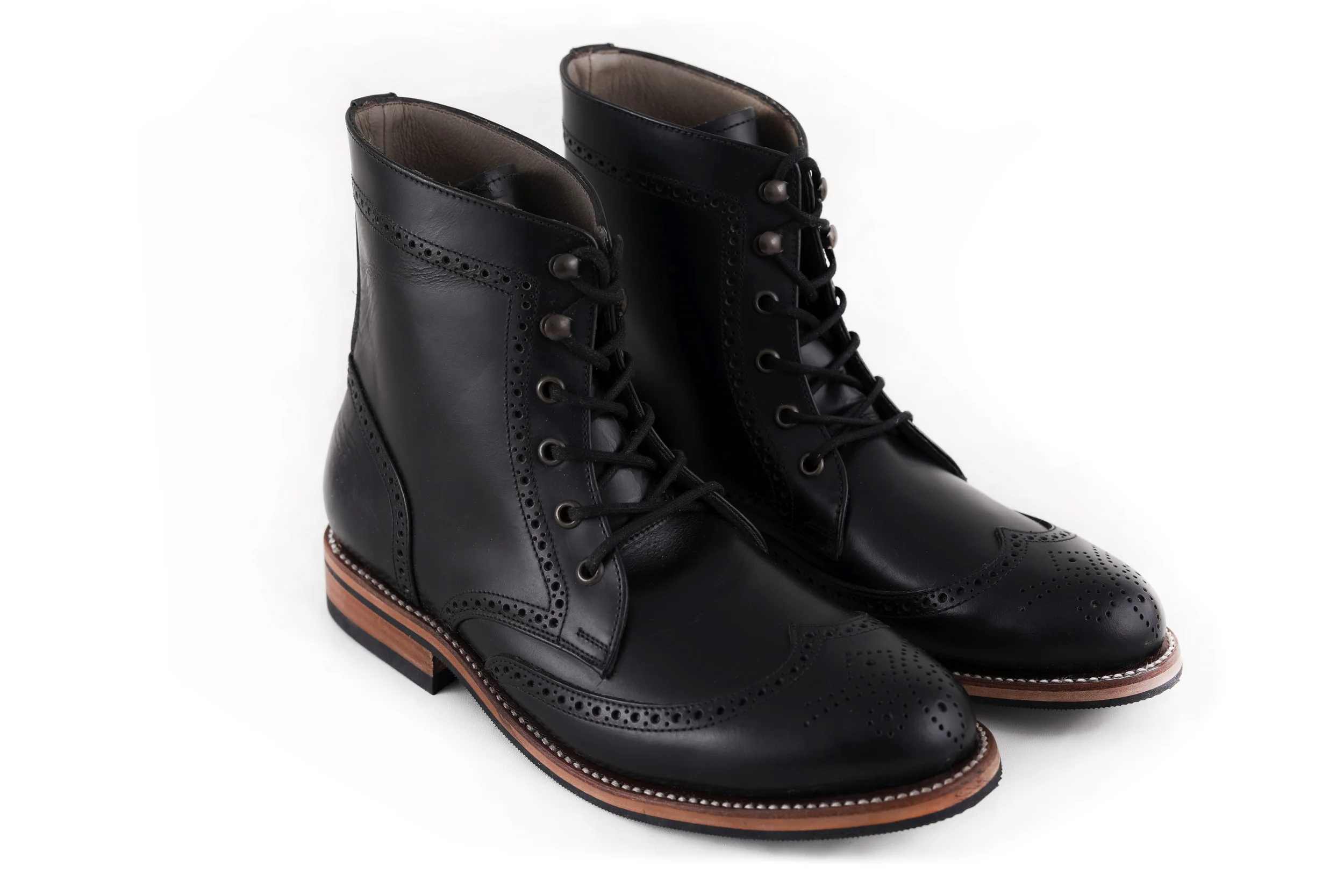 CHARLES BOOT NEGRO PERSPECTIVA.jpg