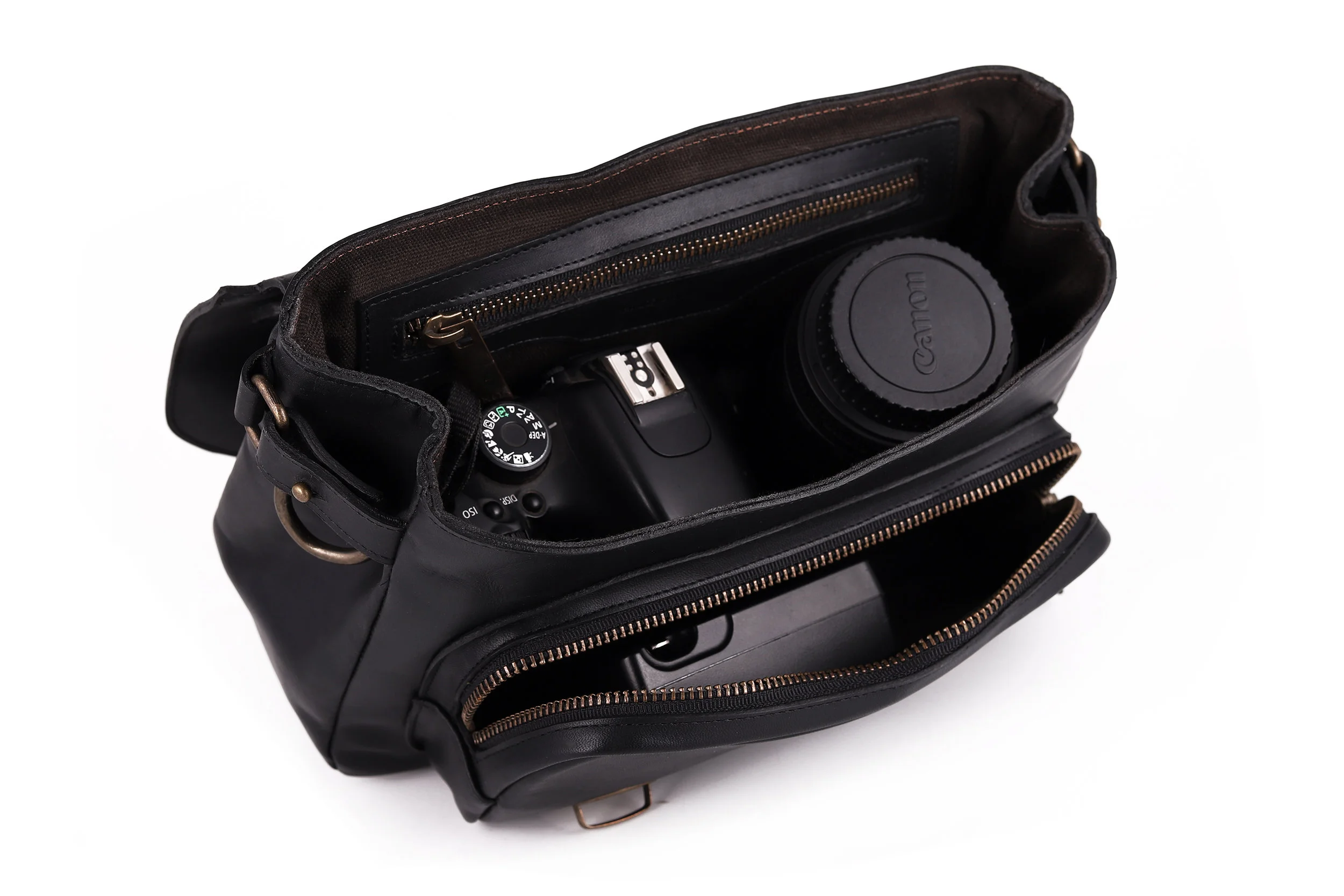 MESSENGER 11 PULGADAS VISTA TRES CUARTOS ABIERTO USO.jpg