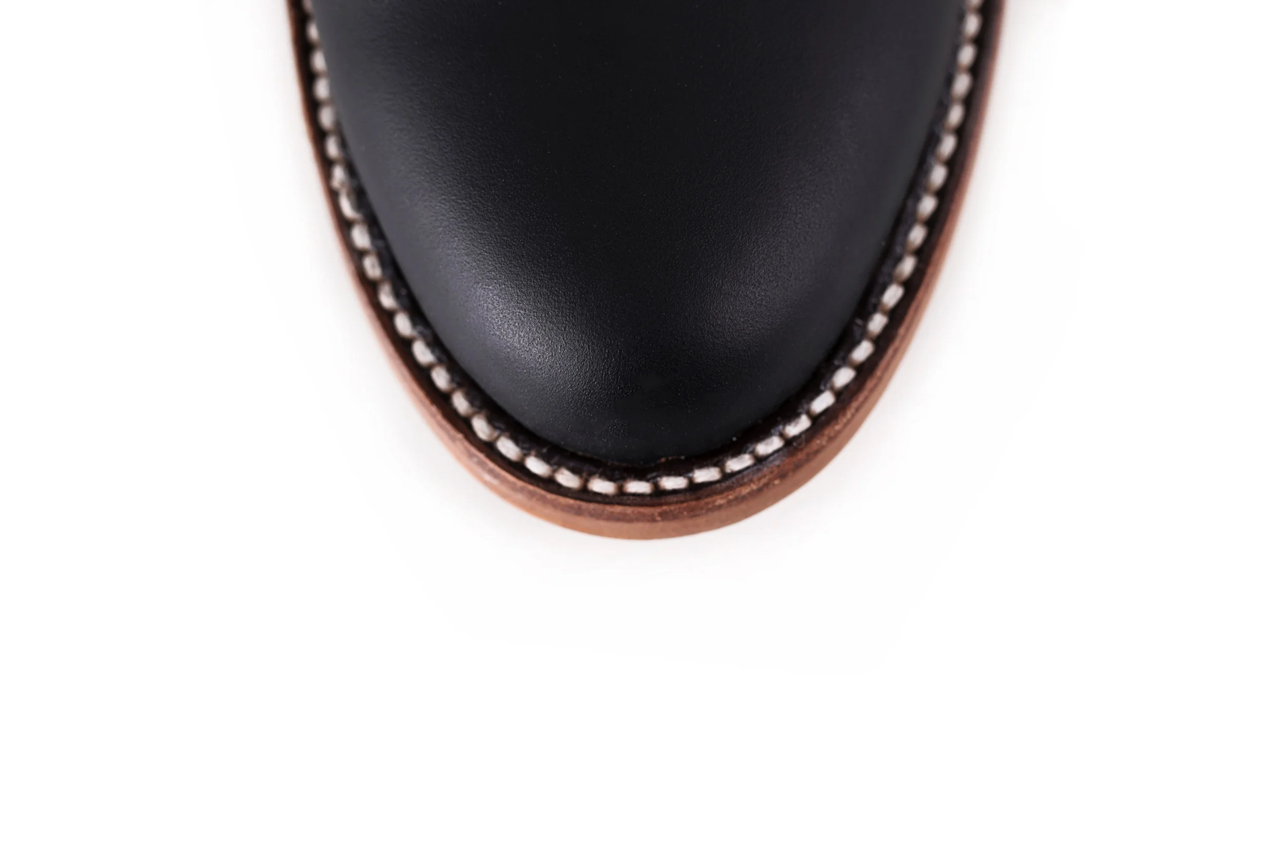 CHUKKA NEGRO PUNTA.jpg