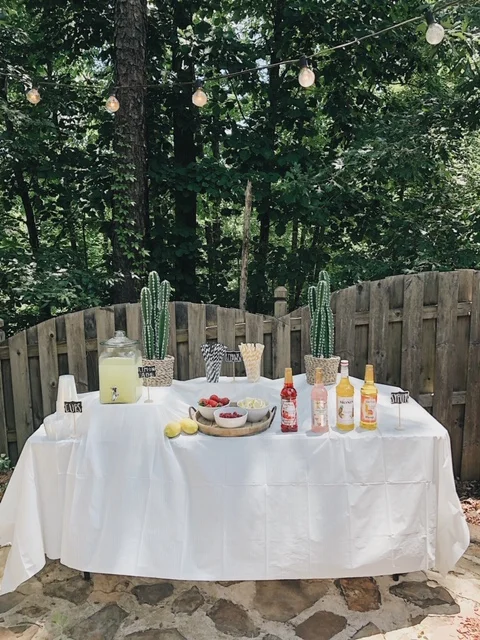 Likelemonade?thenyoulllovethisoutdoorlemonadebar.jpg