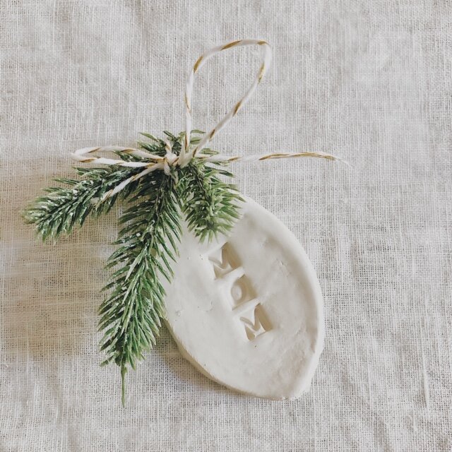 A Fabulous Name Tag DIY For Your Christmas Table Setting — She Gave It A Go
