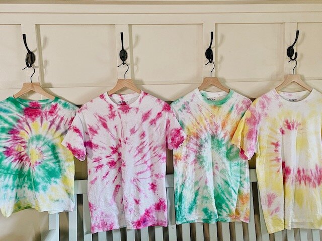 How To Easily Tie-Dye T-shirts — She Gave It A Go