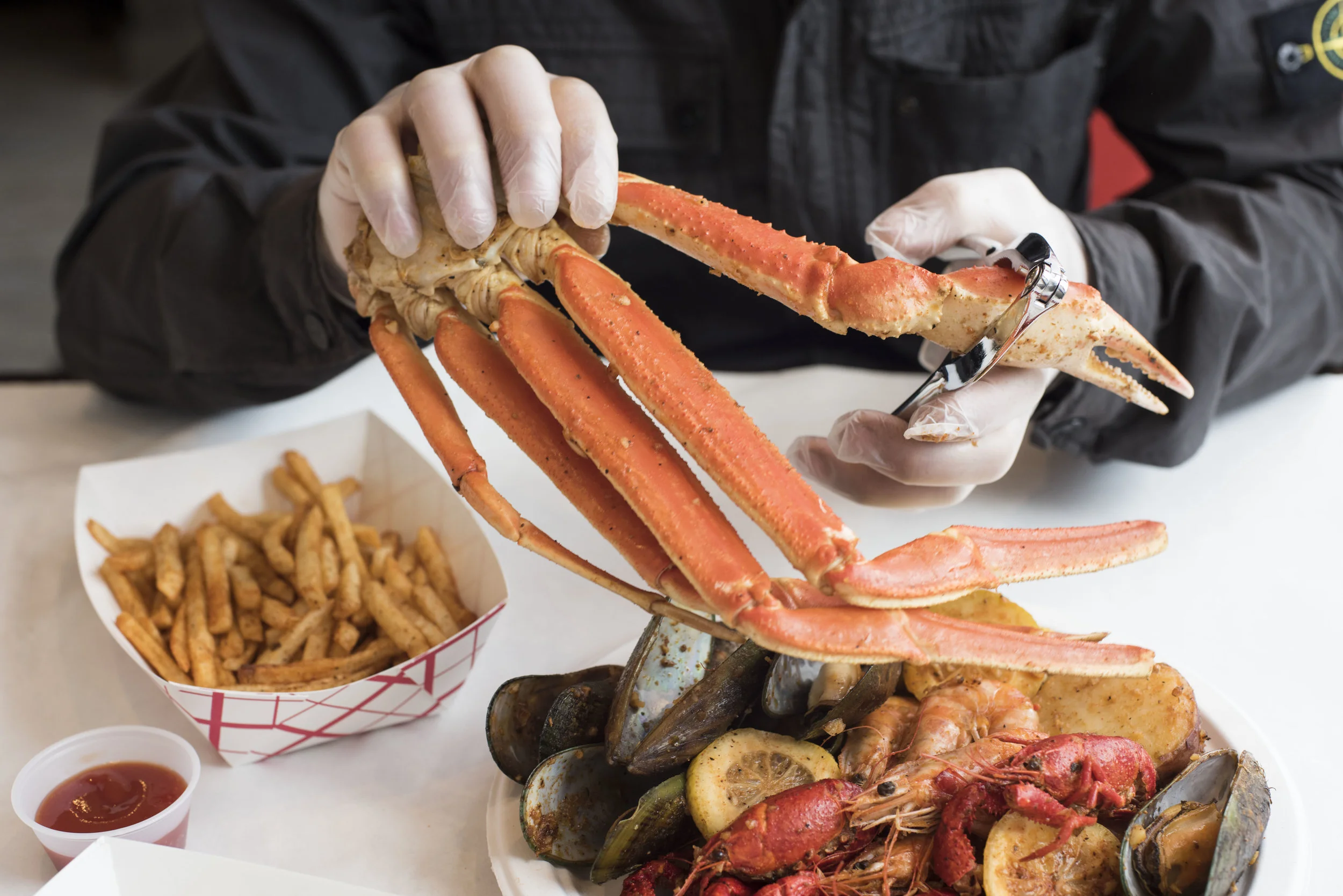 Locations & Menus — Cap't Loui