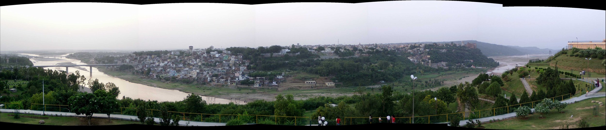 Panoramic view of Jammu and towards the Pakistan border (2004)