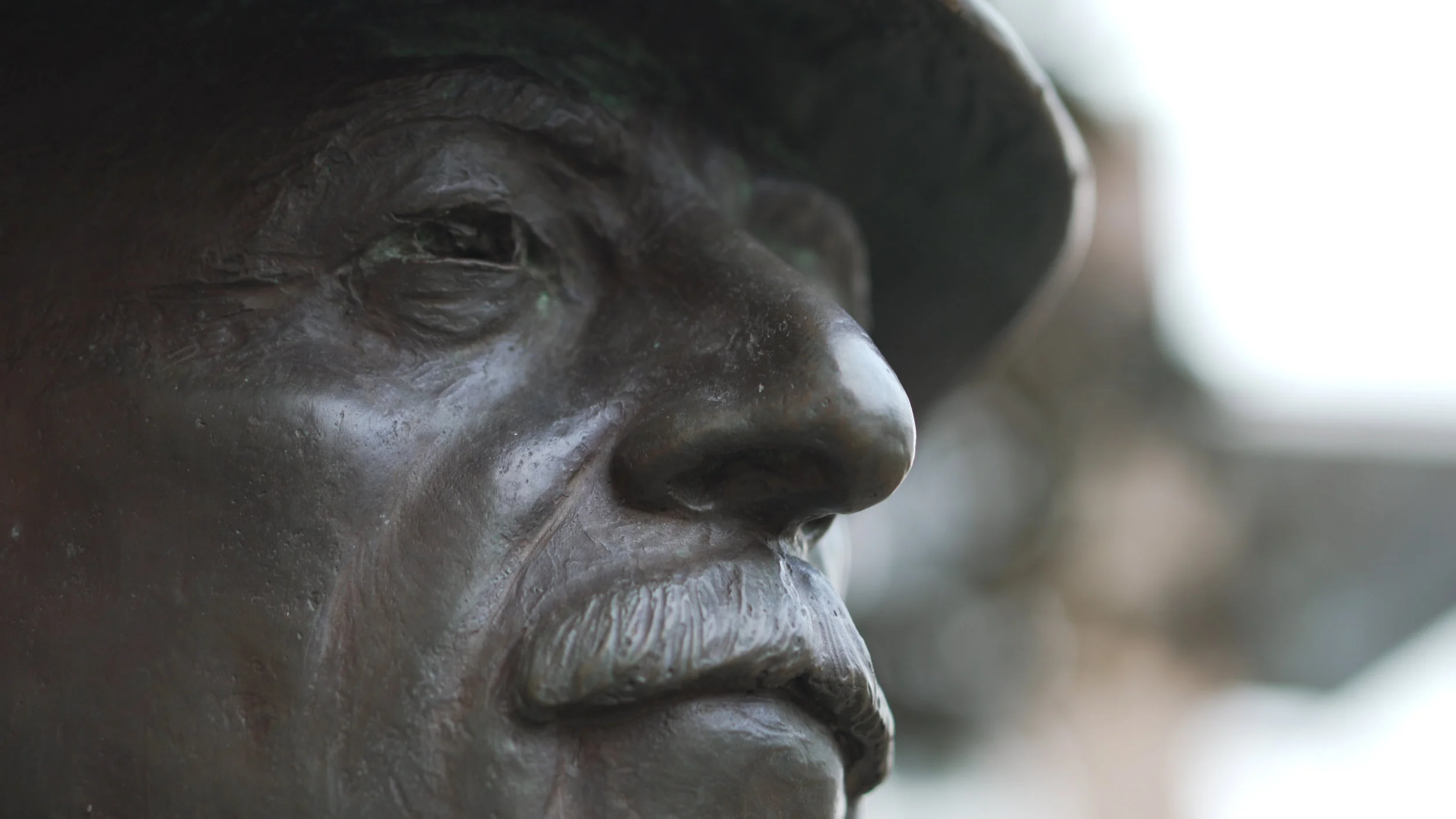 WF statue medium close.jpg