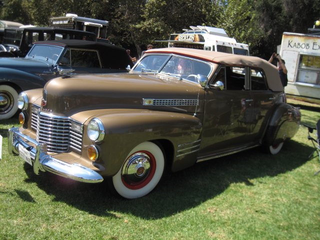 Terry Kaplan's 1941 Cadillac 62 Convertible Coupe.JPG