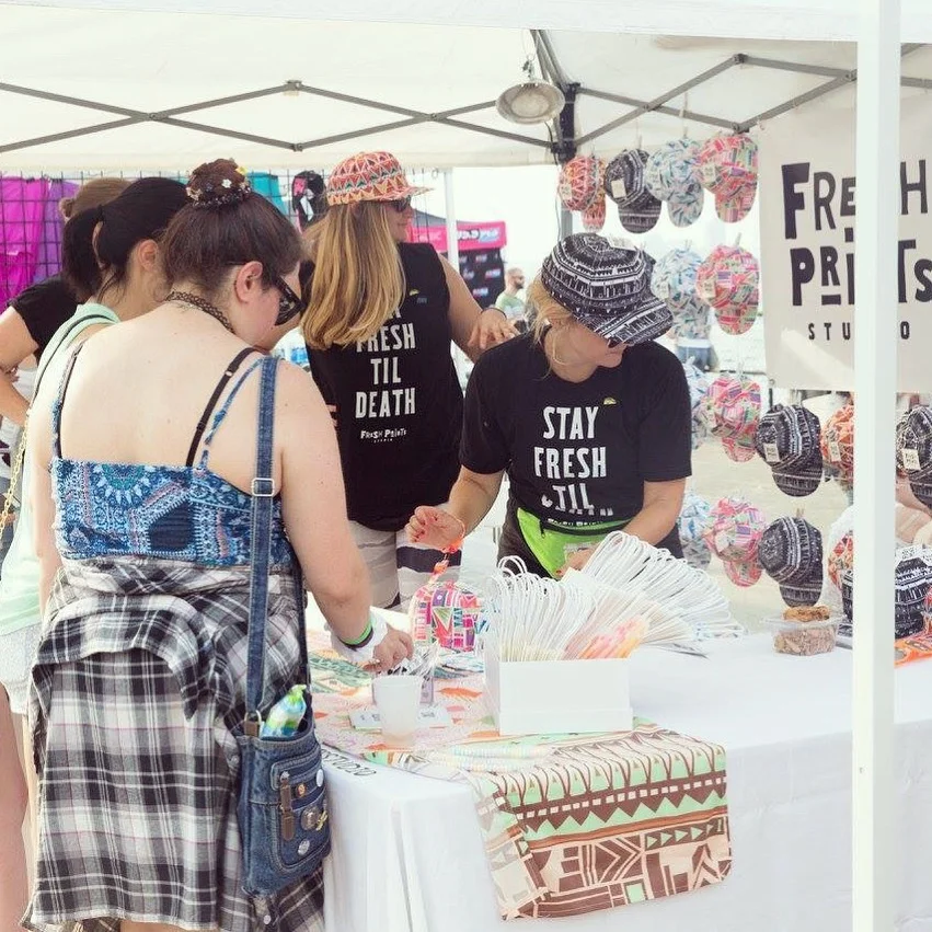 Fresh Prints Studio is the official online retailer for 90sFest - Here I am with my bestie, Taylor, doing are thing at the Festival in NYC