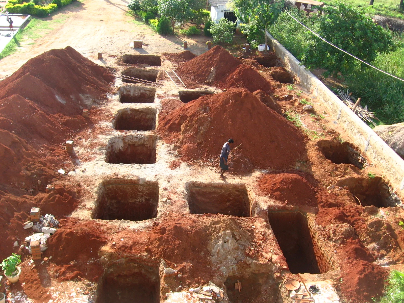 2000 - Teams from the United States begin providing support through a non-profit setup to funnel funds to the Mekalas. Ground is broken to build a structure to house children.