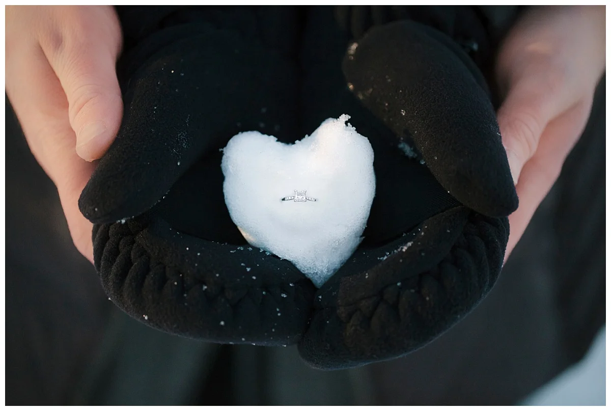 bphotography_winter_siouxfallsweddingphotographer_halfbakedengagementsession_0012.jpg