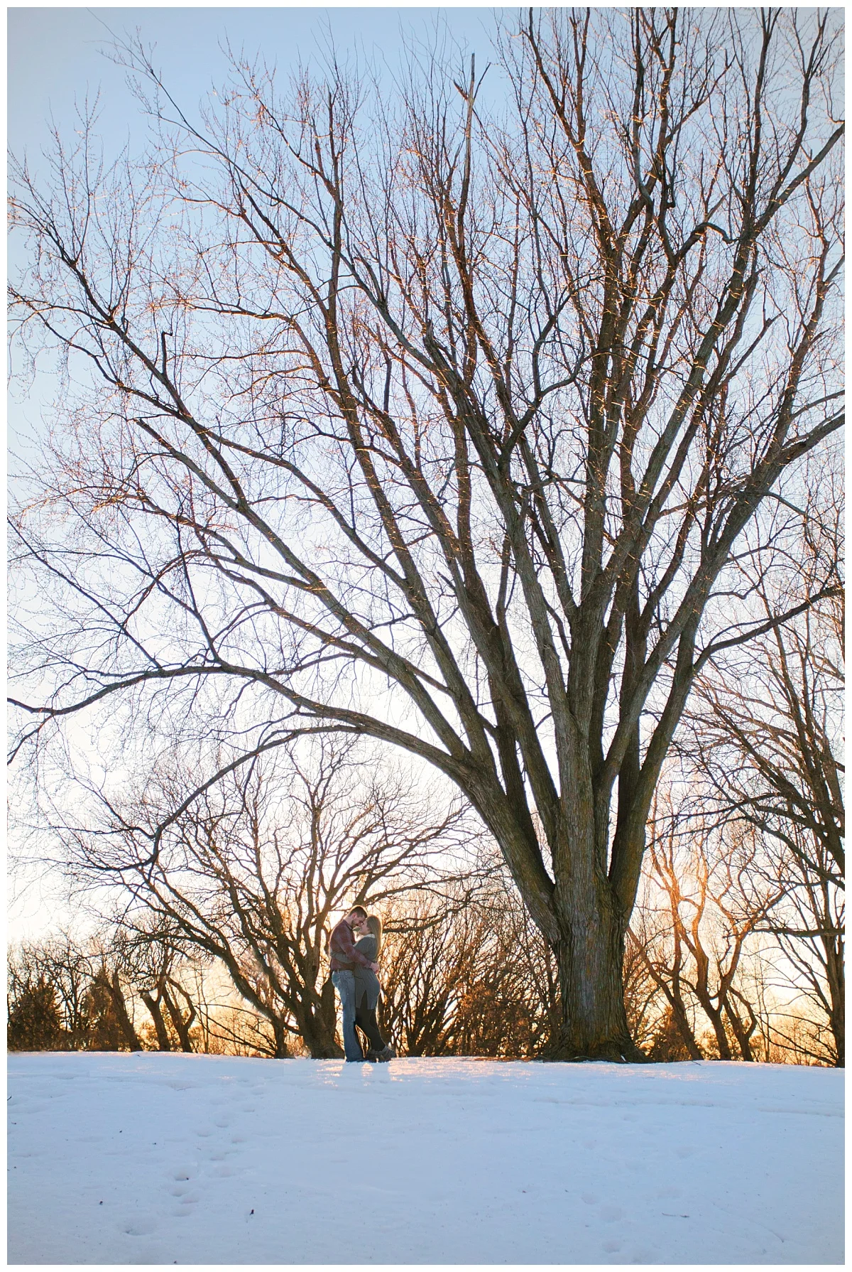 bphotography_winter_siouxfallsweddingphotographer_halfbakedengagementsession_0013.jpg
