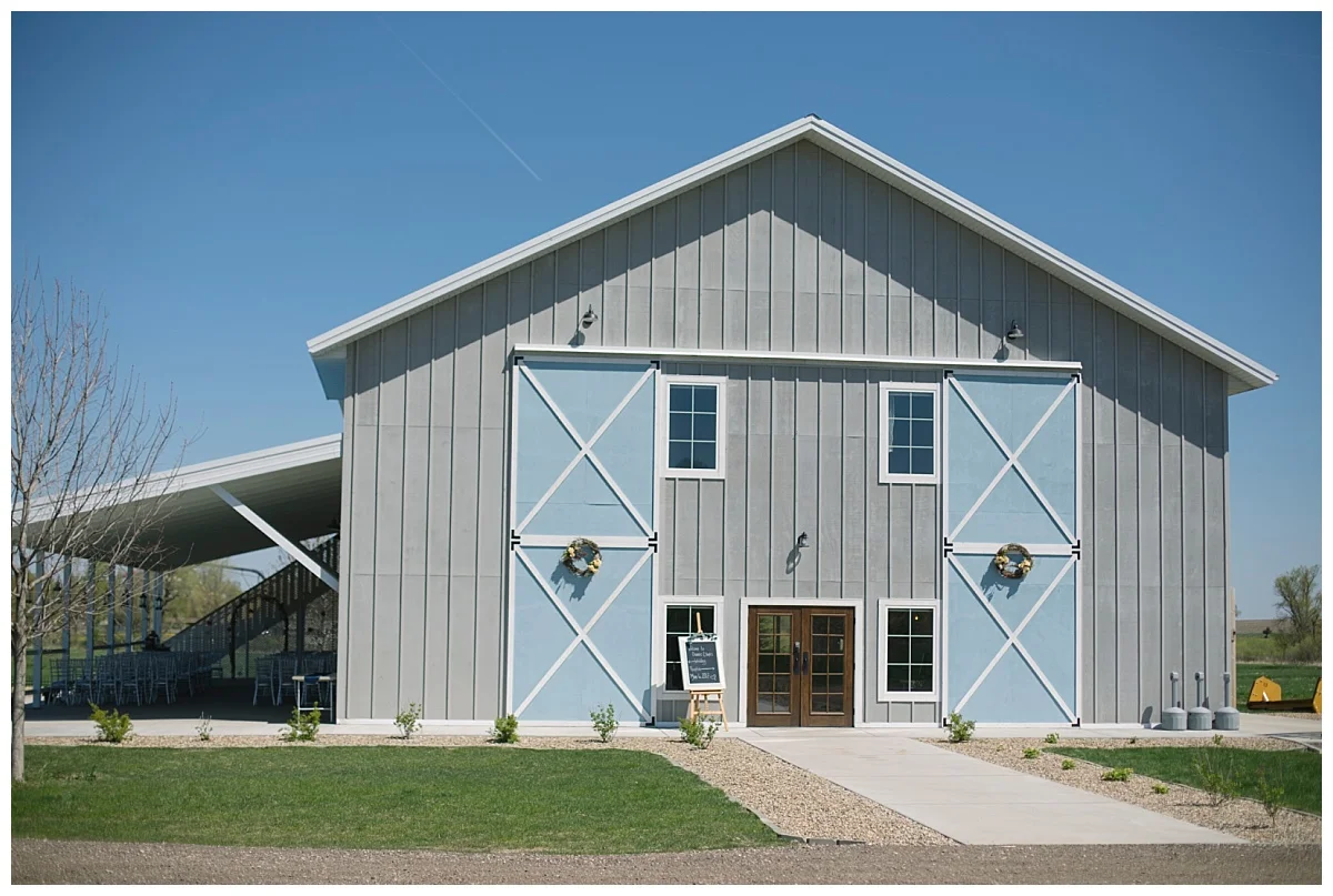 Sioux Falls Wedding Photographer | Blue Haven Barn | Bethany Melvin Photography