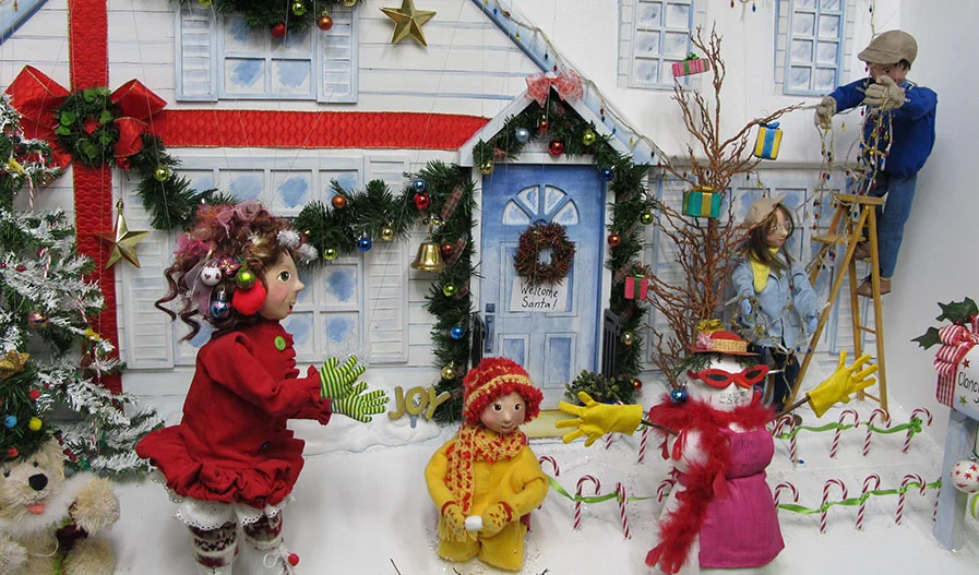animated-christmas-windows-fancy-nancy-3.jpg