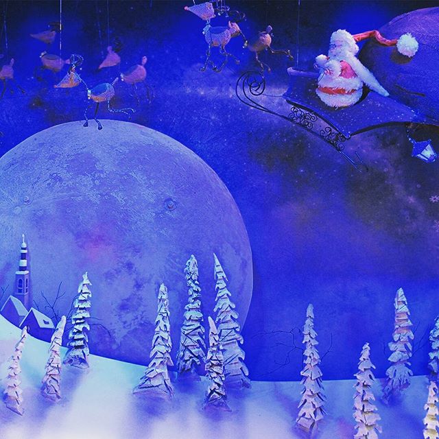 One more sleep until Christmas! Here's a flashback to our animated window adaption of The Night Before Christmas by Clement Moore and illustrated by Zdenko Basic and Manuel Sumberac for @smithandcaugheys in 2015. @zdenkobell #animatedwindows #christm