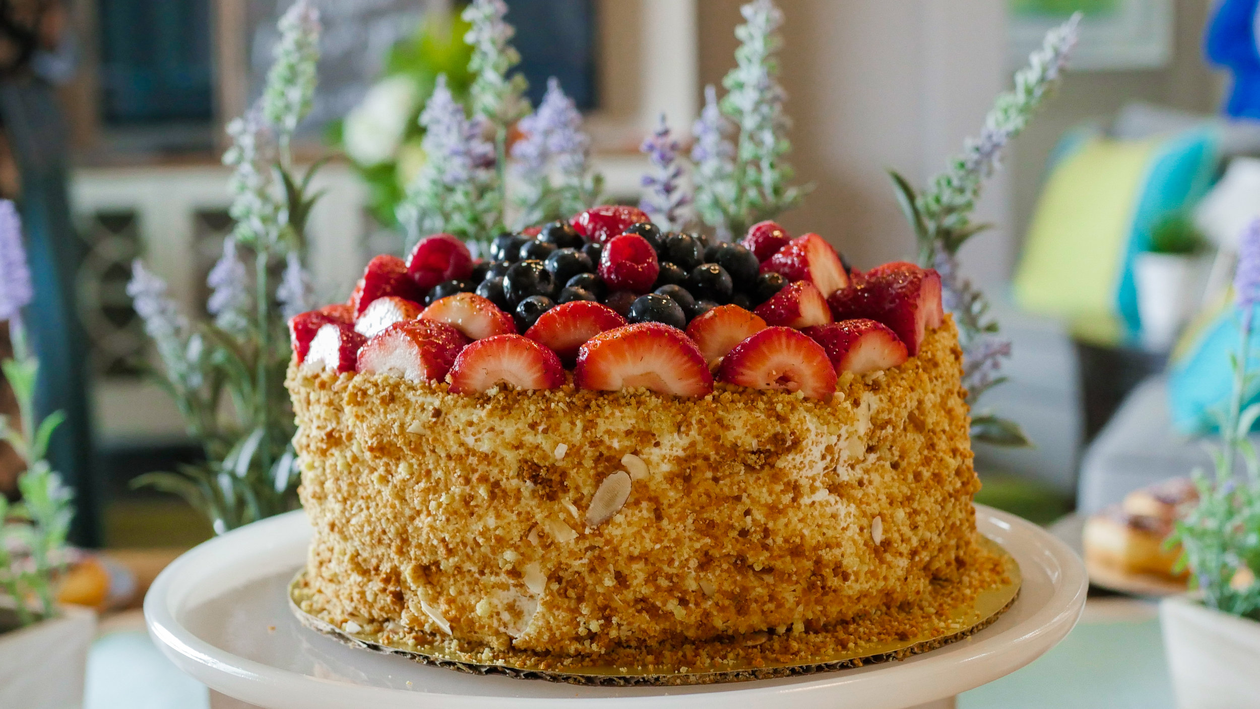 BERRY CHANTILLY CAKE