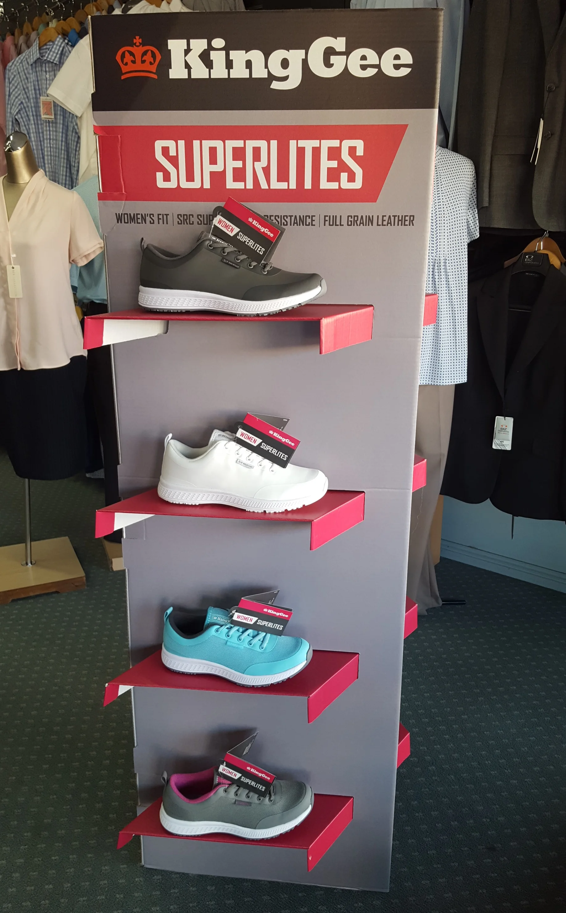 Ladies, we challenge you to pick up a pair of KingGee Superlites because once you do, you'll have difficulty putting them down! Available in a range of colours, these lightweight, soft, full grain leather shoes feature an ultra comfortable footbed and SRC superior slip resistance! 