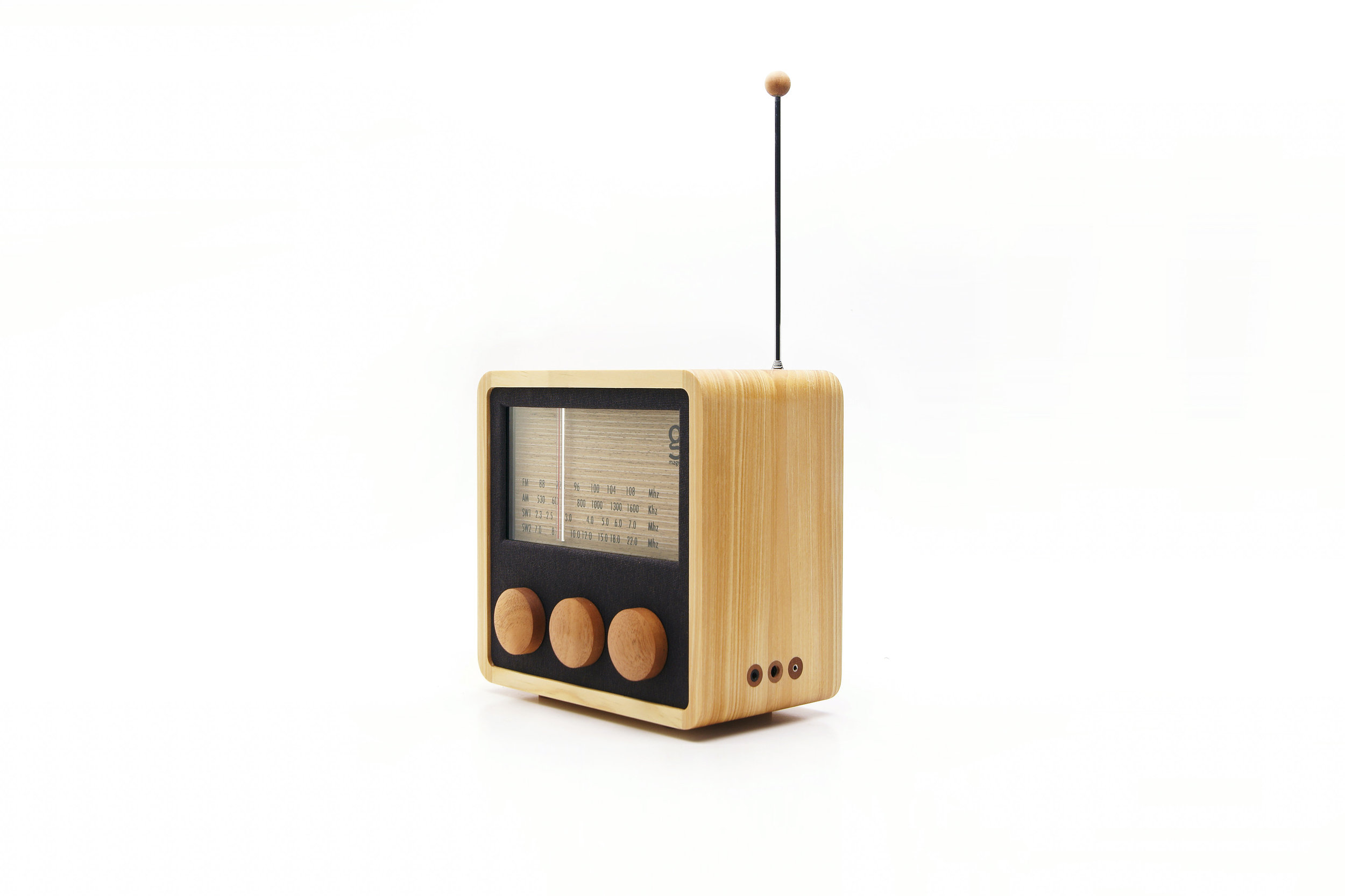 Copy of Kubo-wooden_radio-front