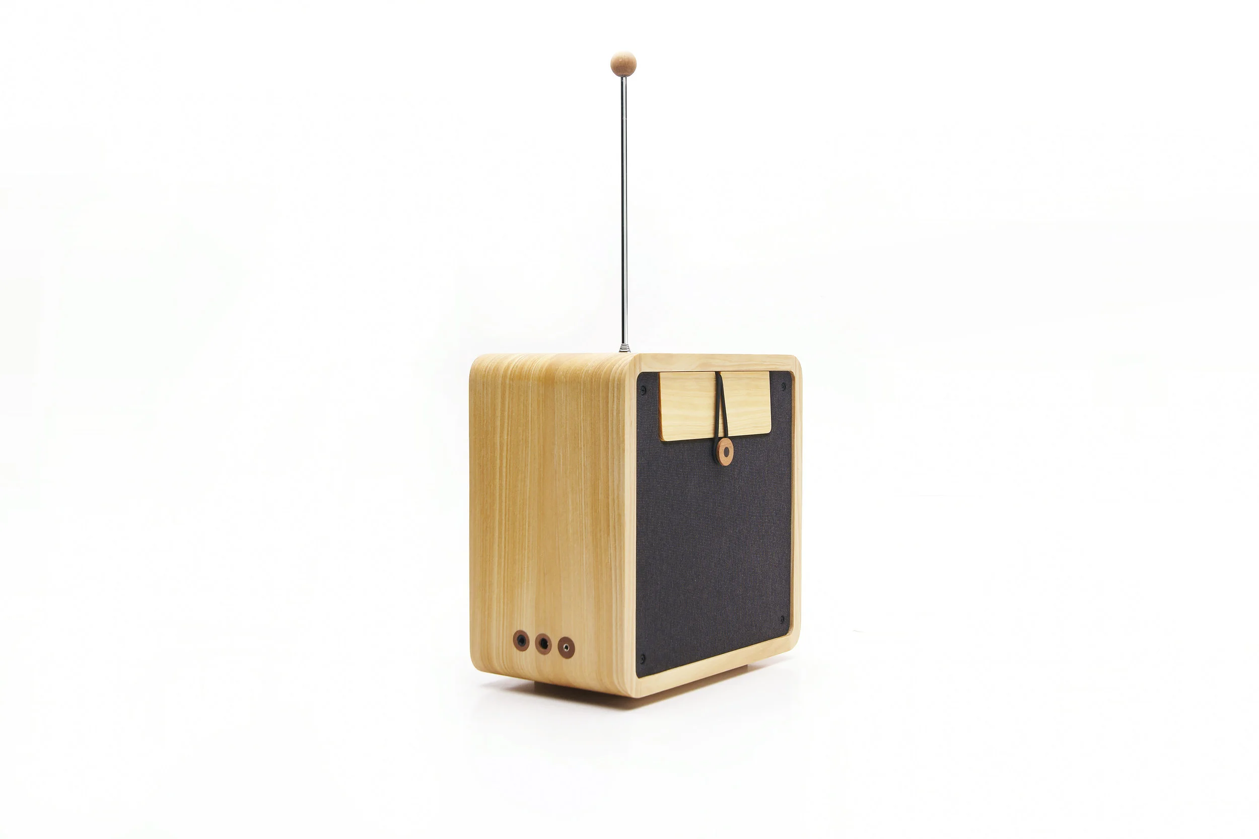 Copy of Kubo-wooden_radio-back