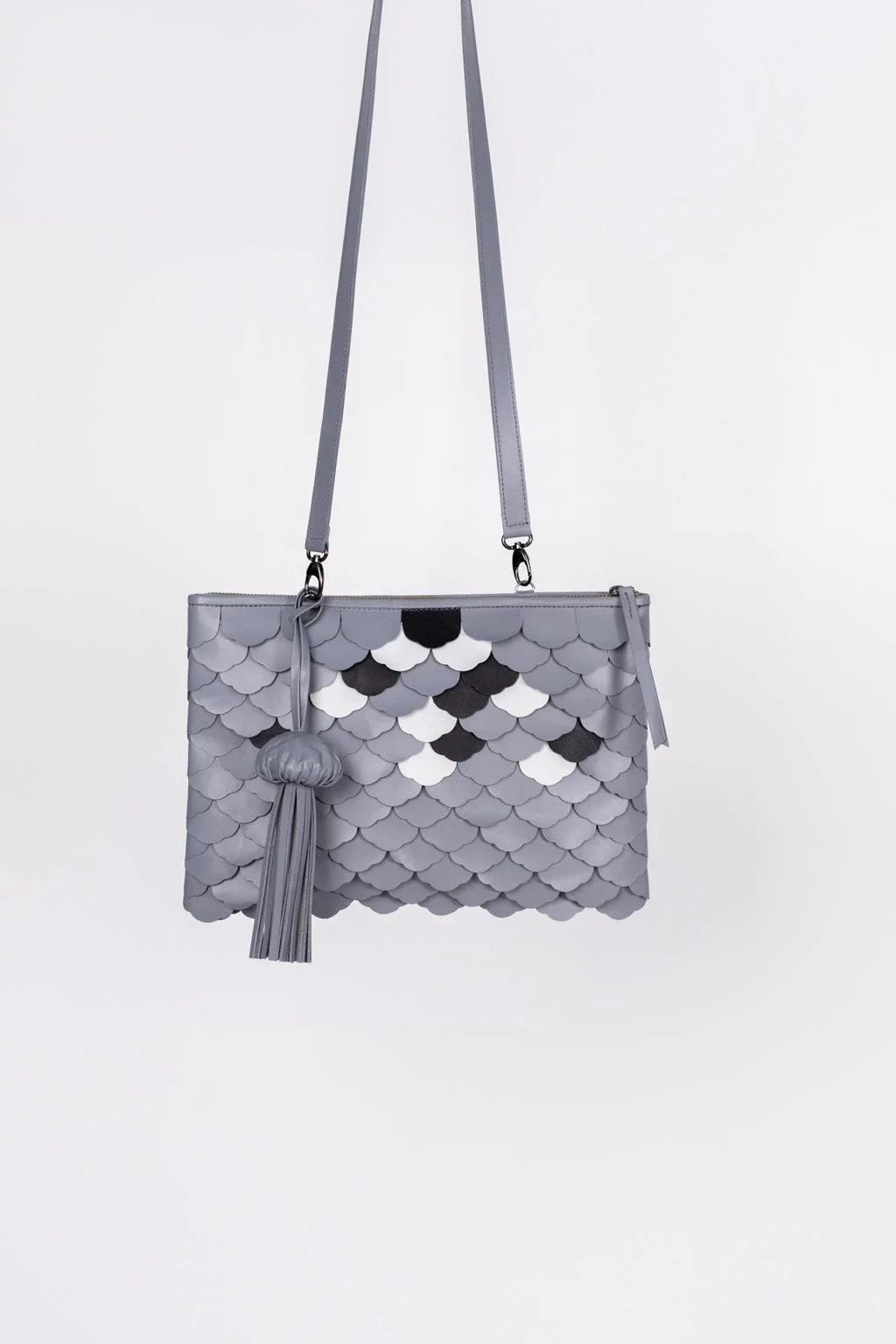 Starchie-Product_Shoot-Relic_Clutch_Grey-UNIFORM-11012019-1.jpg