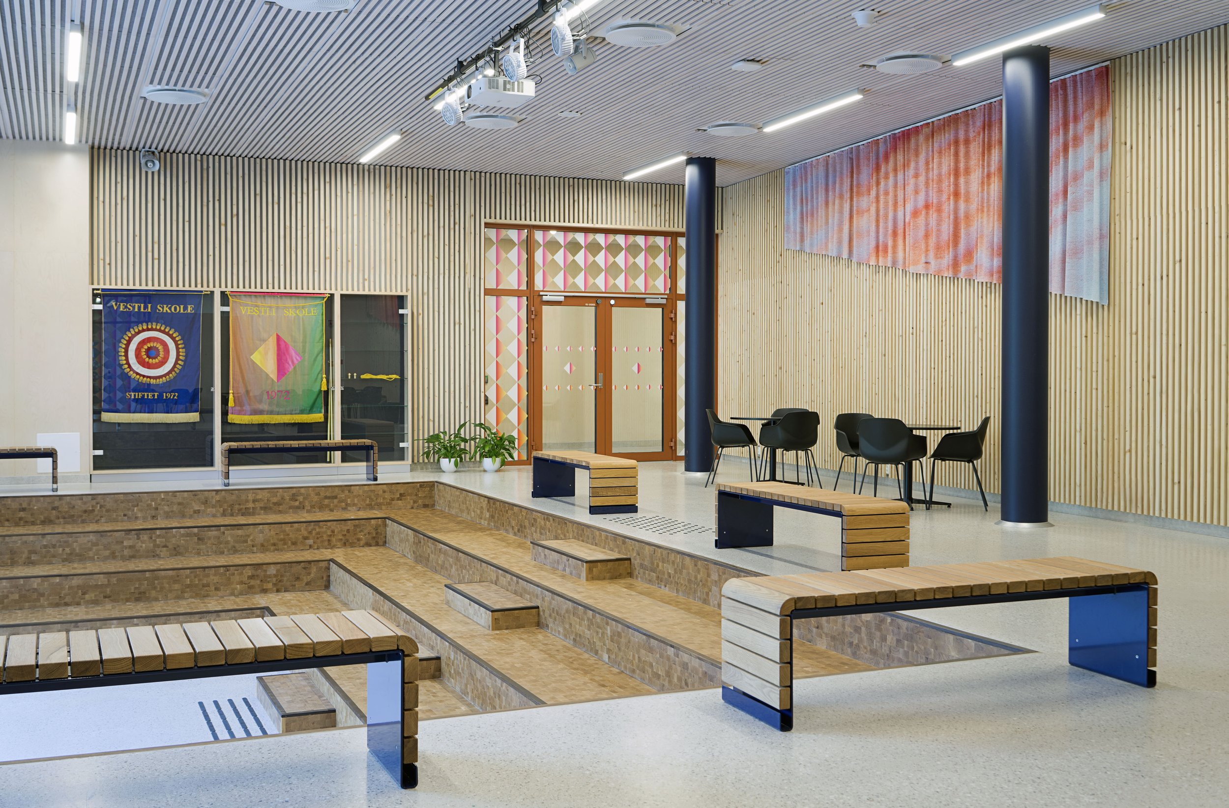 Vestli skole_Allrom 01.jpg