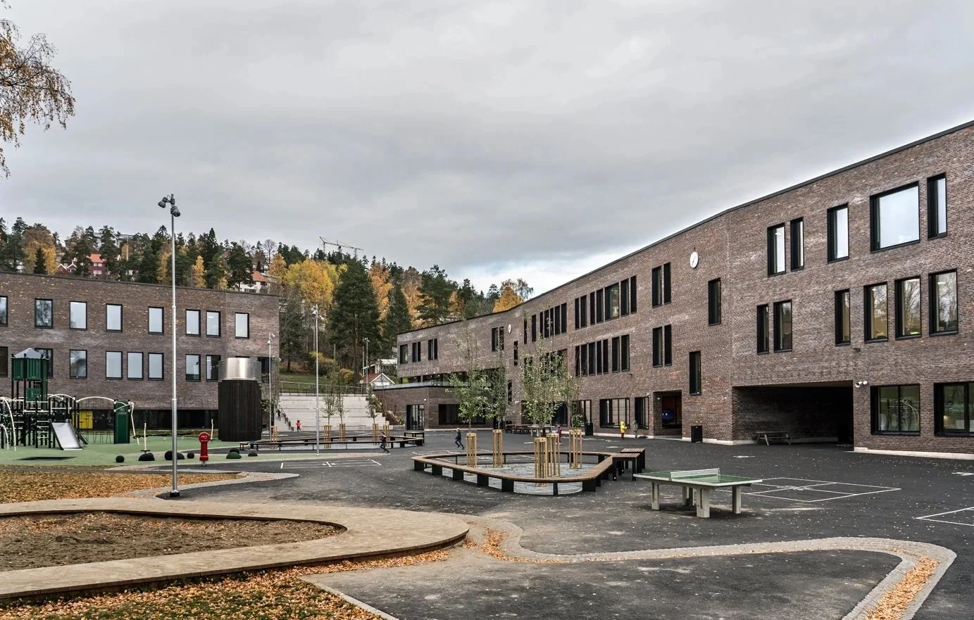 HOLMEN SKOLE