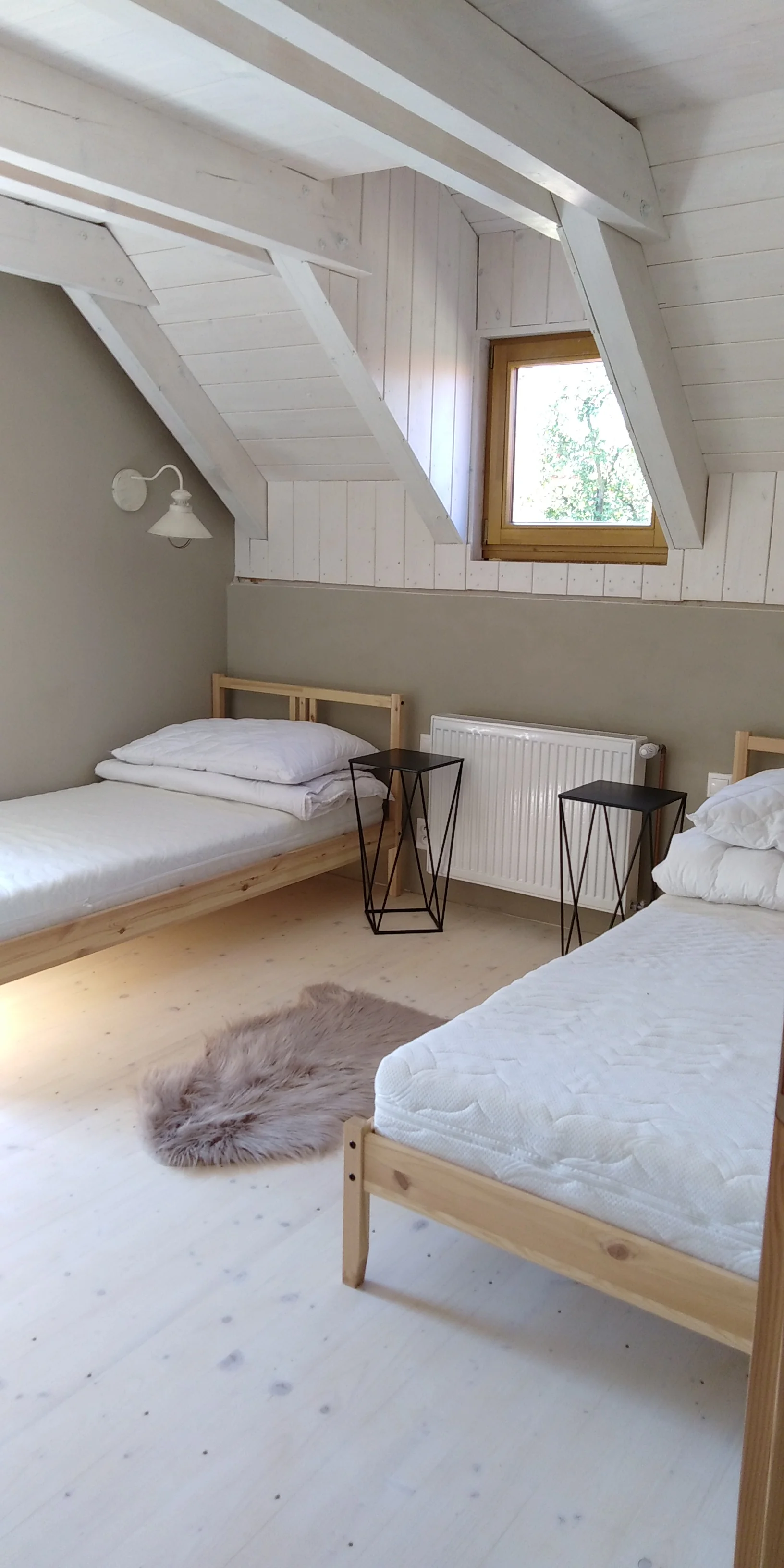 Tantra Earth Learn the Art of Sex, love and intimacy Awakened Masculinity Training Swami Anahata Venue bedroom.jpg