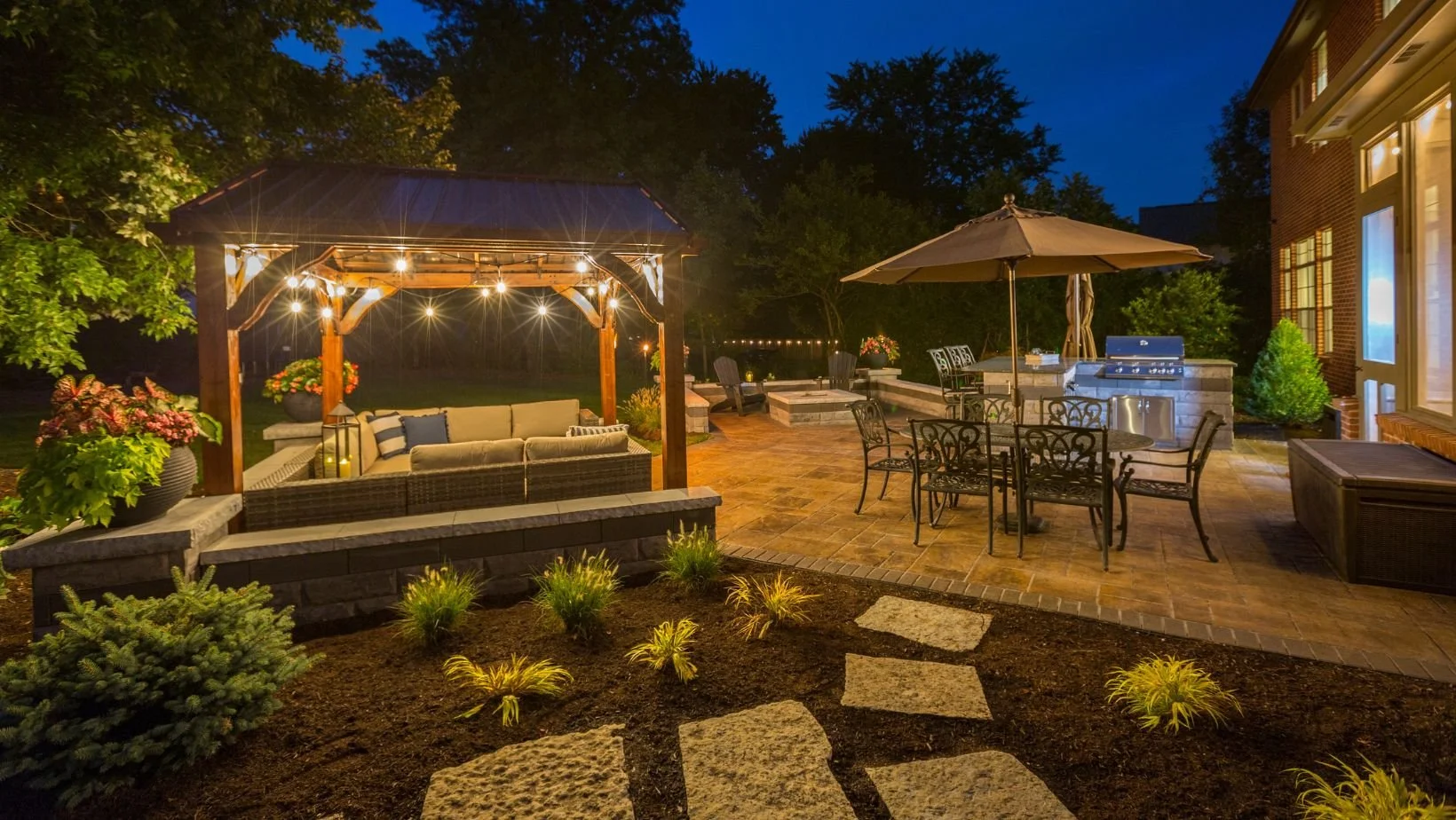 Top 10 Ideas for Outdoor Lighting Cincinnati - Seiler’s Landscaping ...